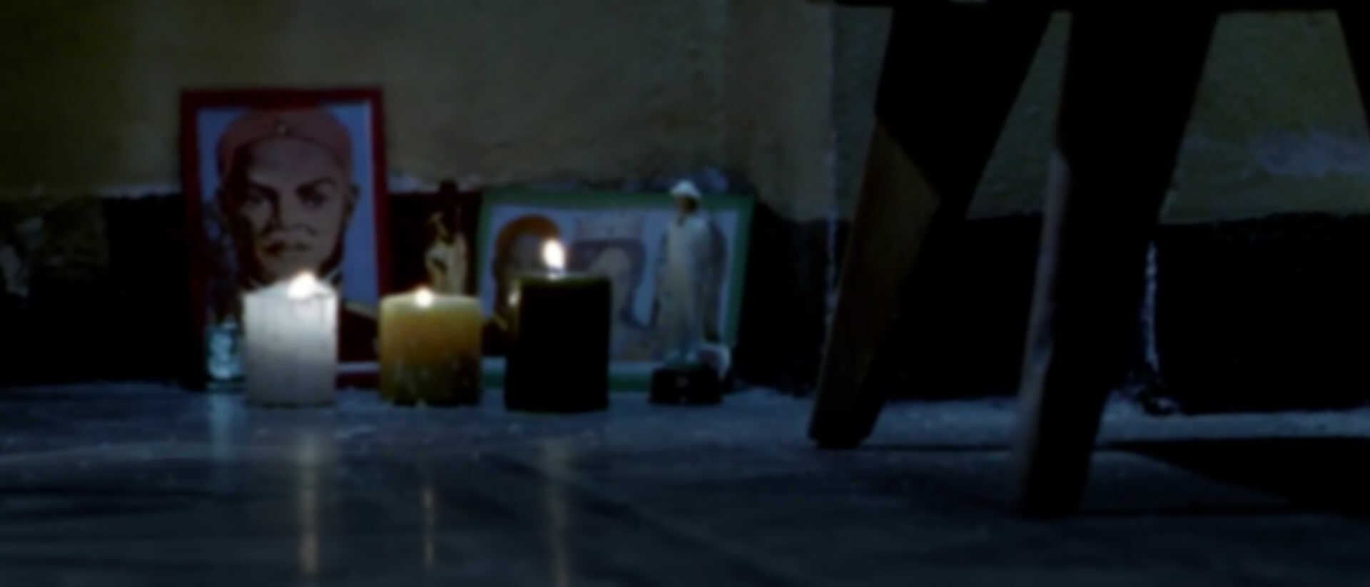 Background personaje Eusebio Perro come perro