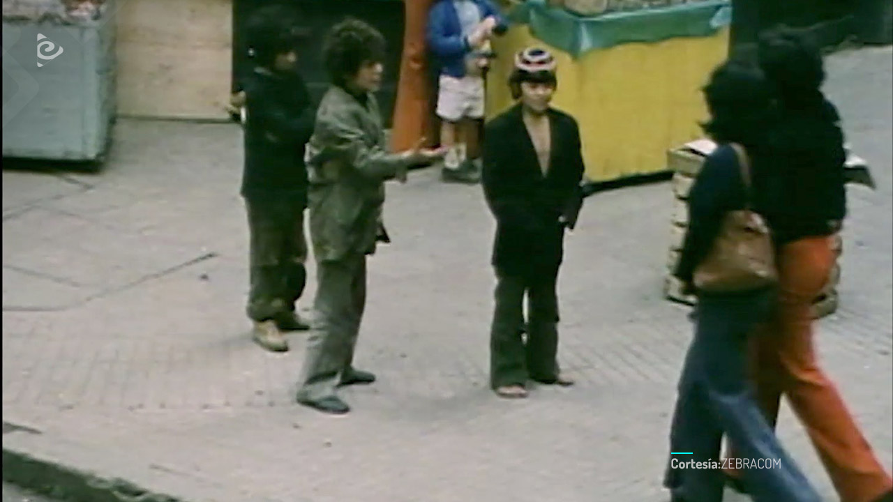 Mostrando los talentos en la calle.