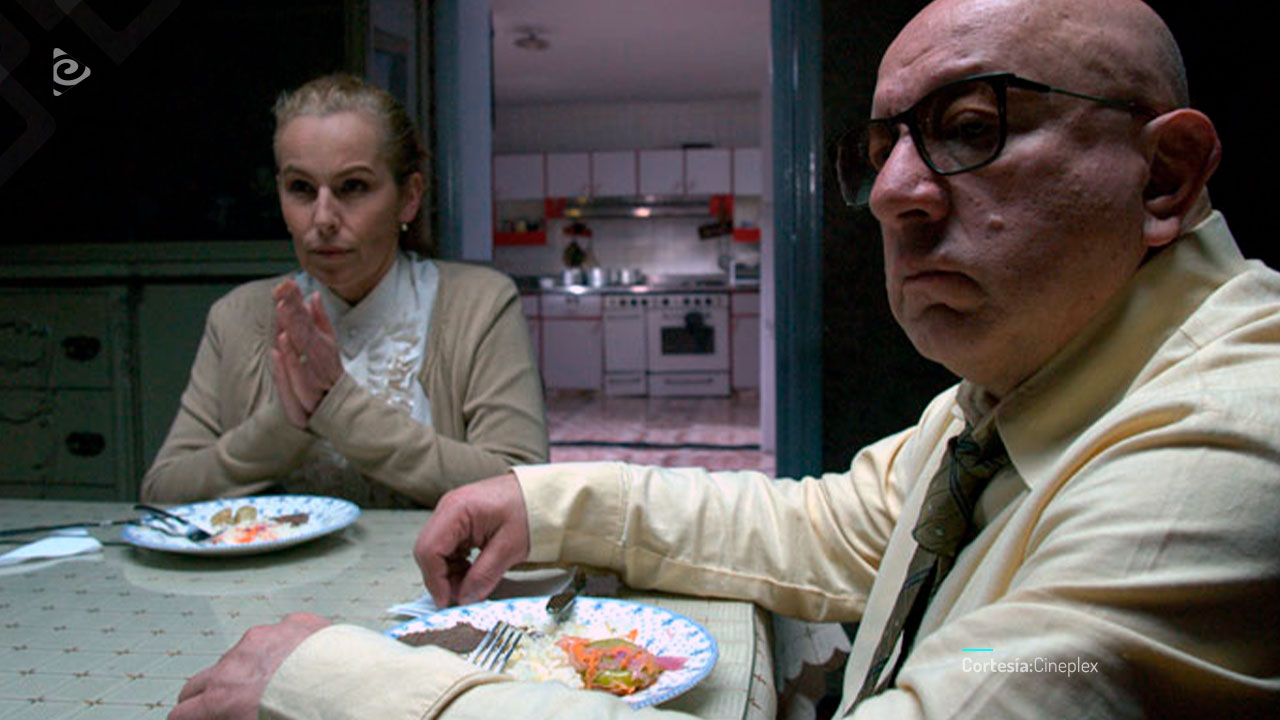 Vicente poniendo atención.