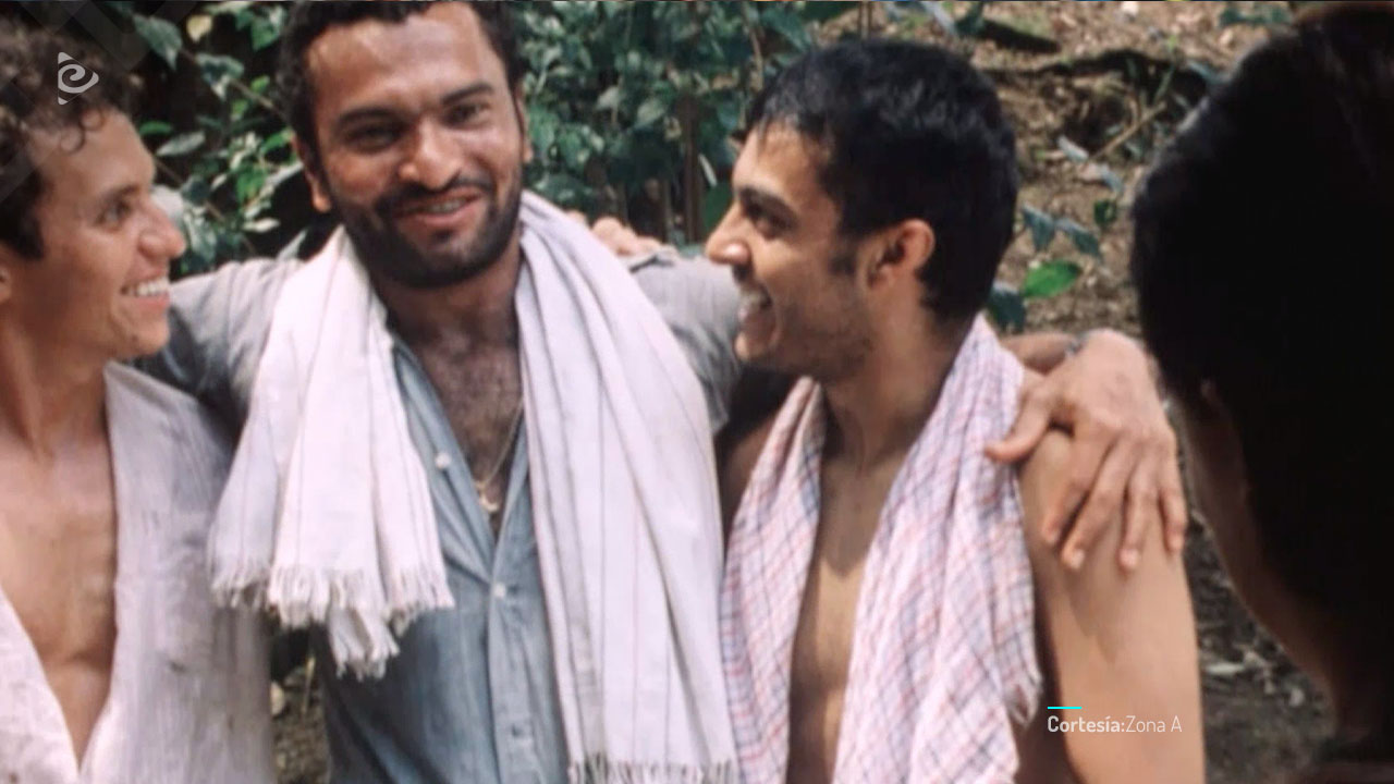 Tres amigos campesinos.