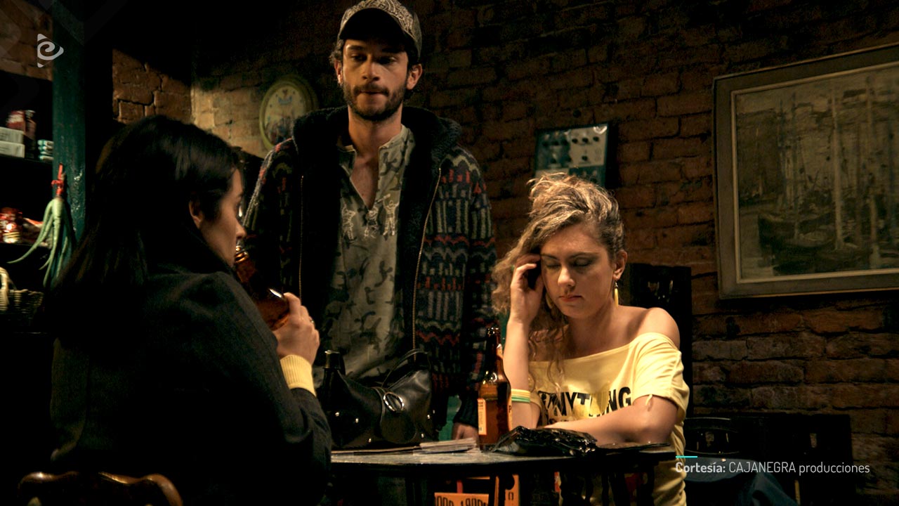 Karen llora en un bus, película colombiana completa en RTVCPlay