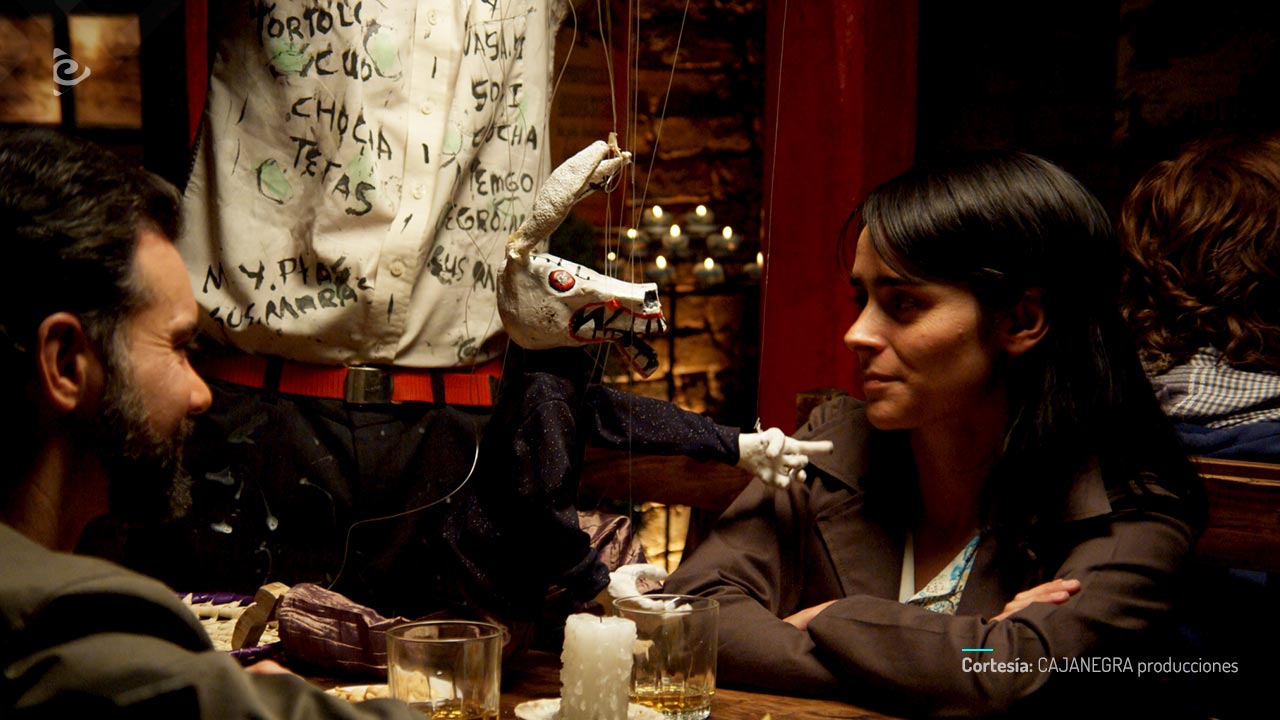 Karen llora en un bus, película colombiana completa en RTVCPlay