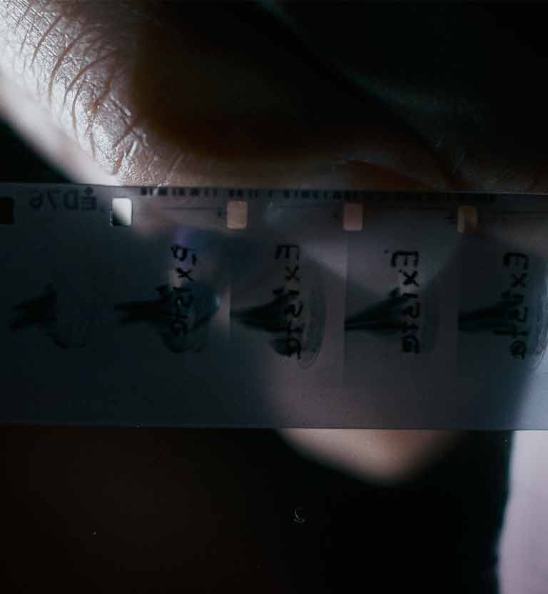 Imagen de cinta antigua vista en un laboratorio