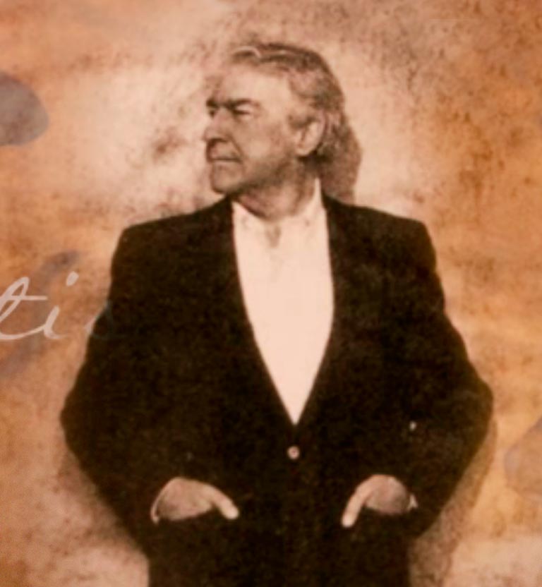 ¡Conoce la historia de Álvaro Mutis por la plataforma RTVCPlay!