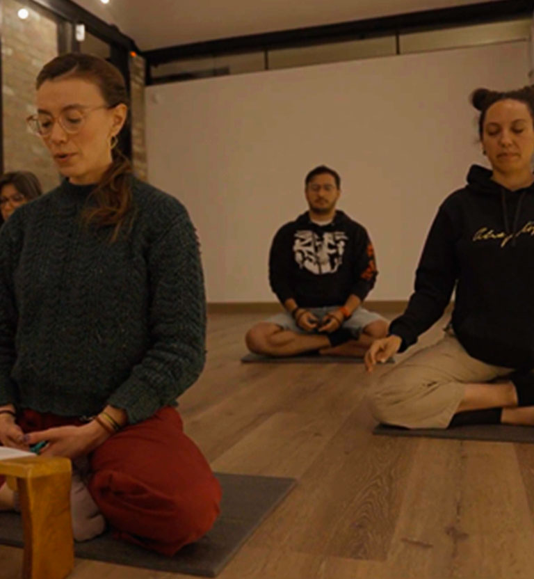 Mira ahora Más allá de la fe, producción de Canal Institucional, en RTVCPlay