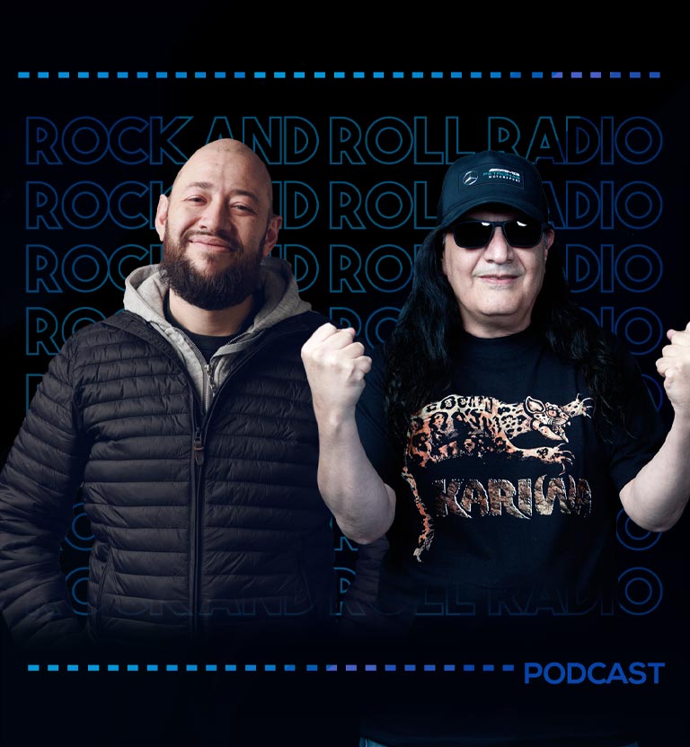 Dos rockeros sonriendo