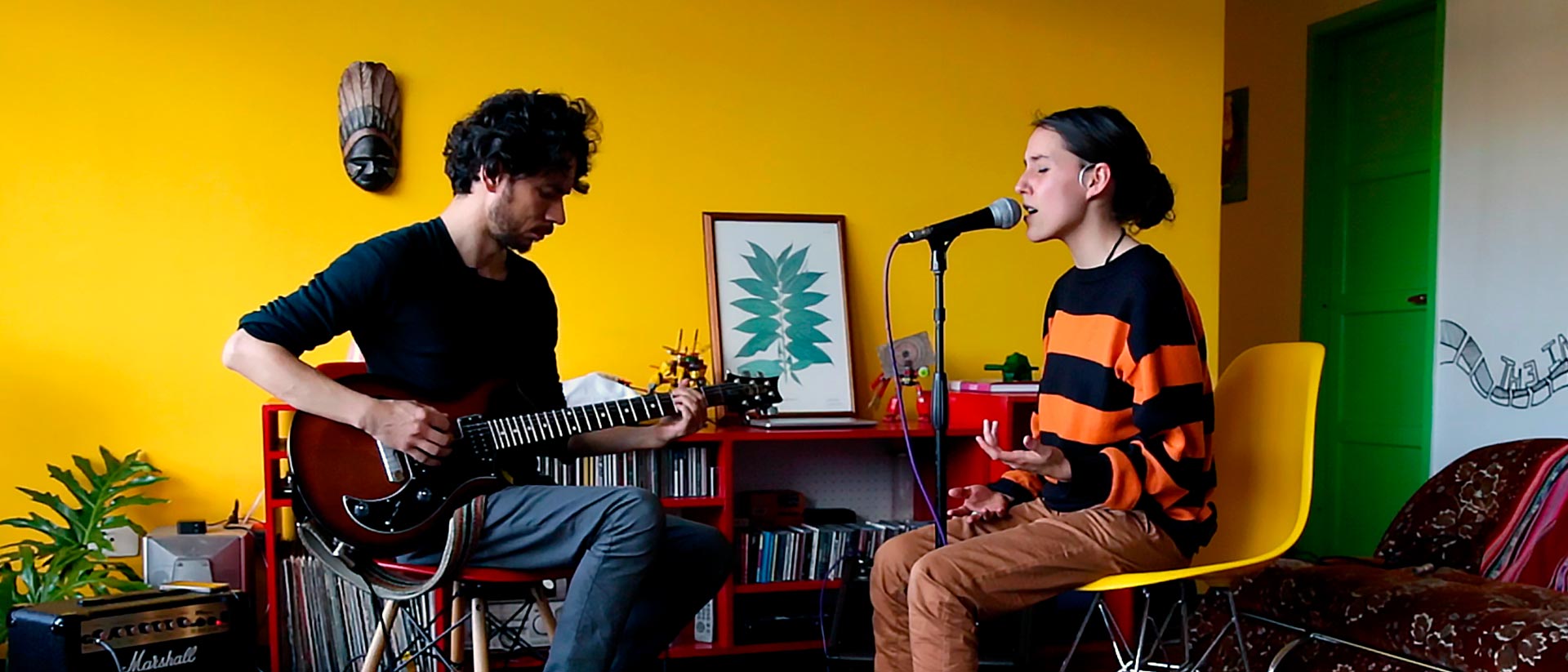 Sesión de música - Clamoroso silencio