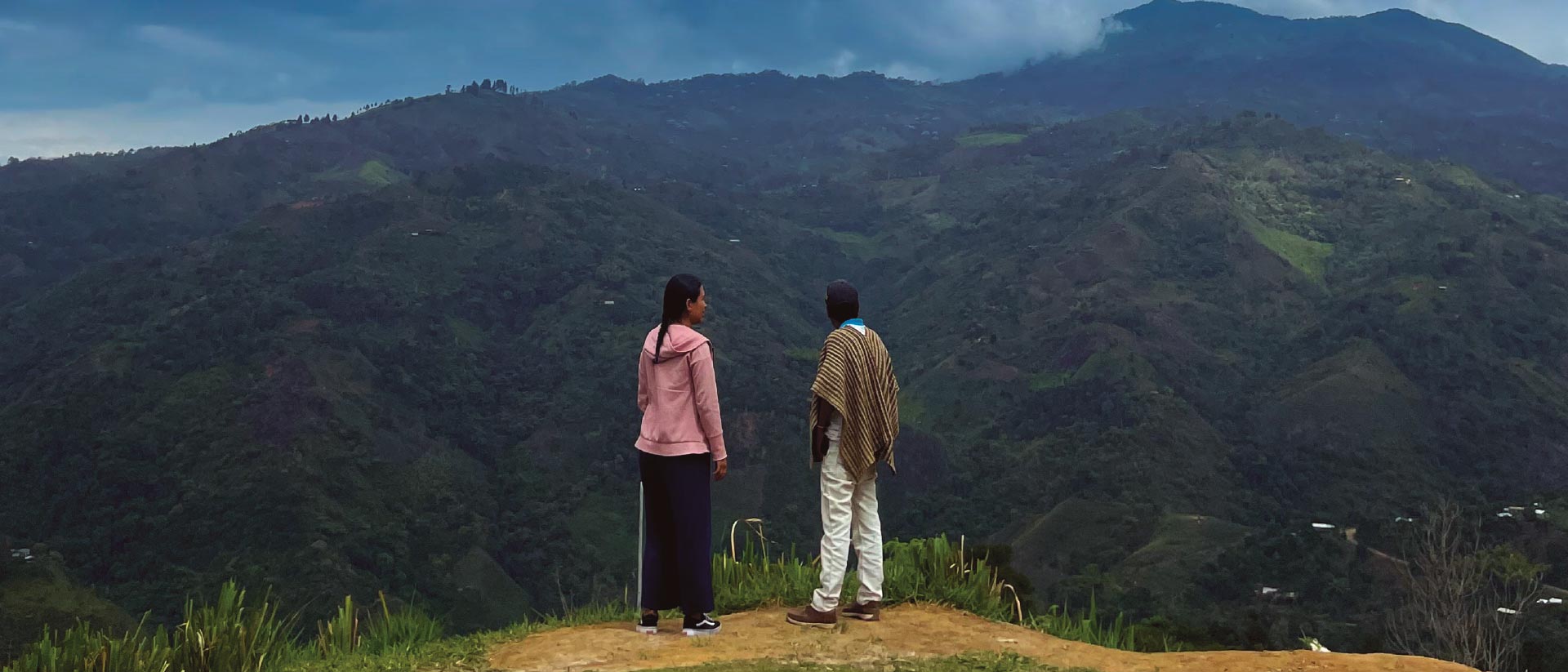 Por cielo y tierra, documental colombiano disponible ahora en la plataforma de streaming de los colombianos: RTVCPlay
