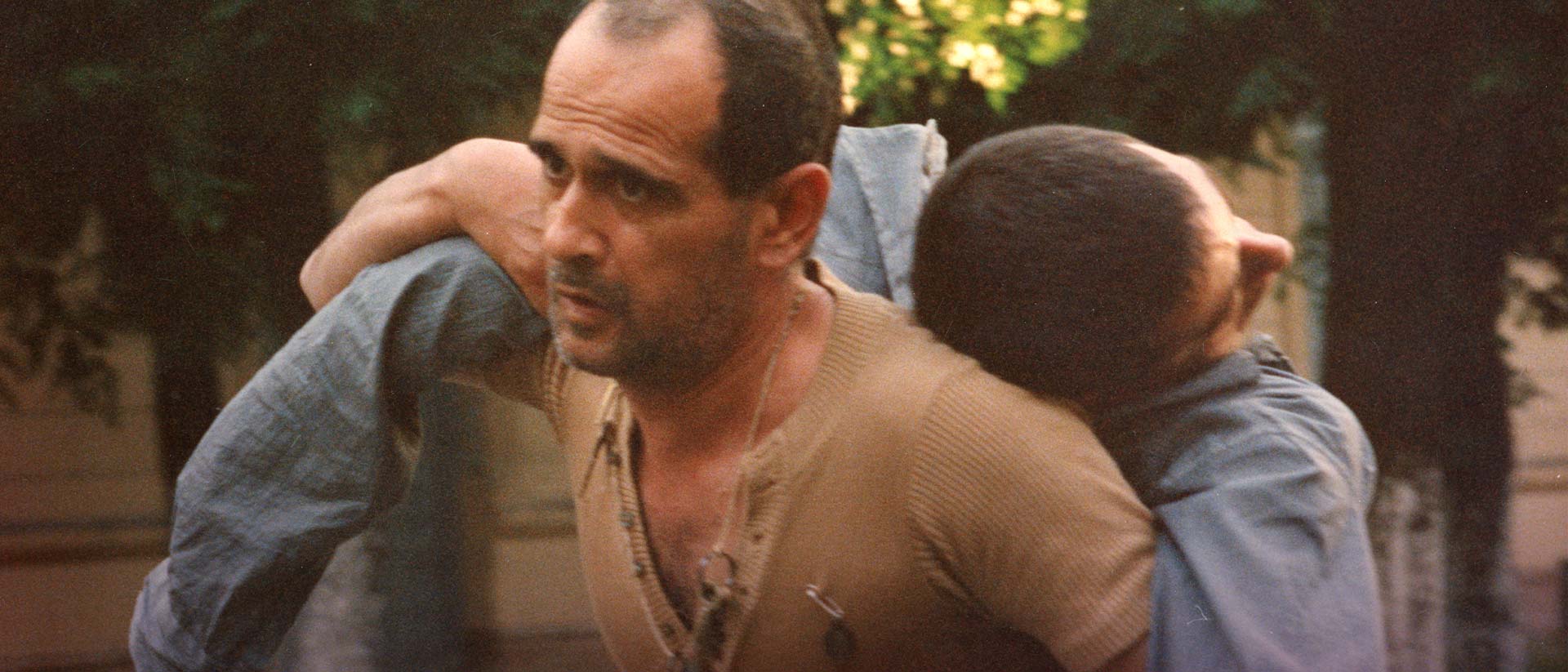 Mira ahora la película de ficción argentina Hombre mirando al sudeste en la plataforma de streaming de los colombianos: RTVCPlay