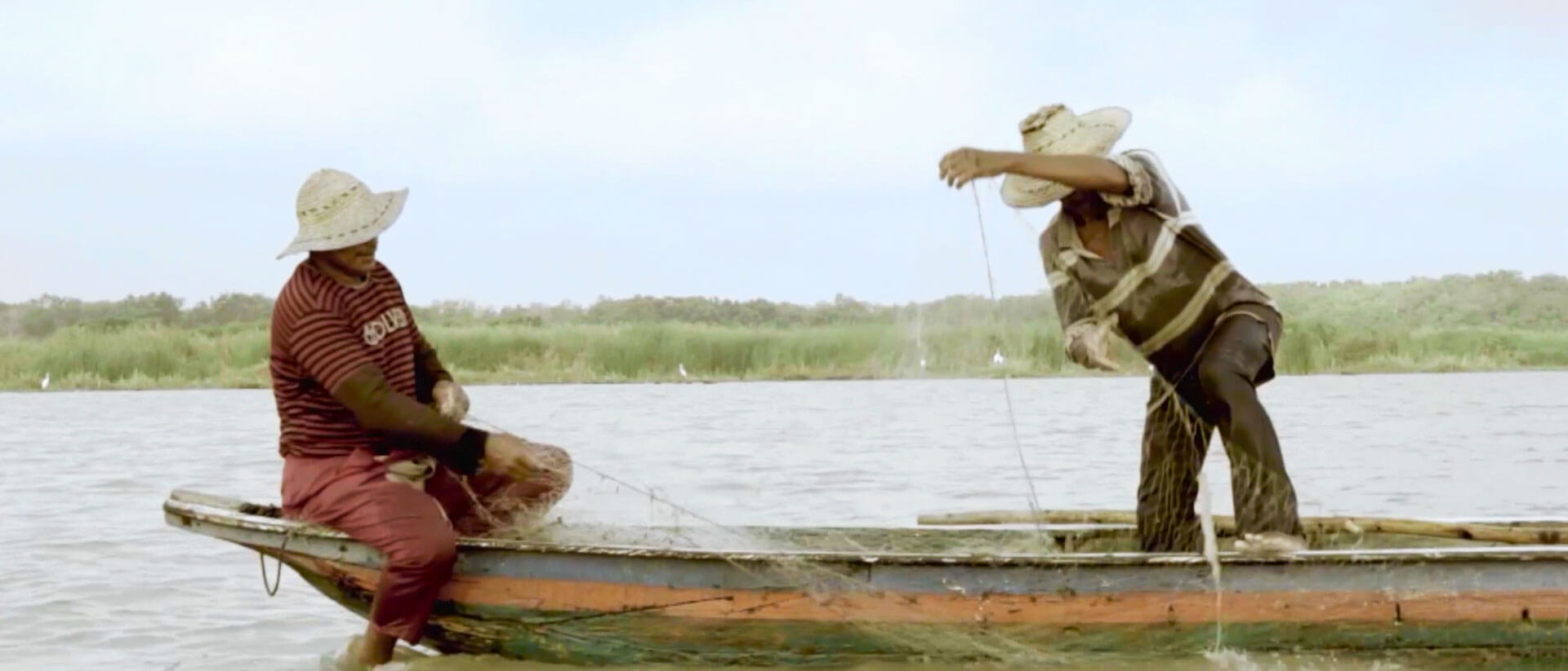 Mira el cortometraje colombiano Los hijos del pueblo de agua por la plataforma de streaming RTVCPlay. 