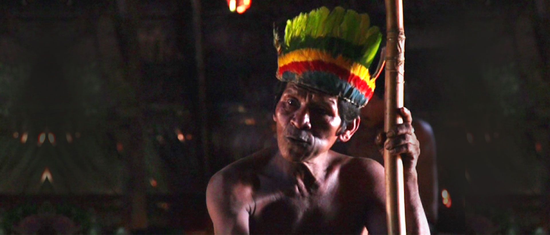 Indígena del Amazonas - En las riberas del Igara Paraná