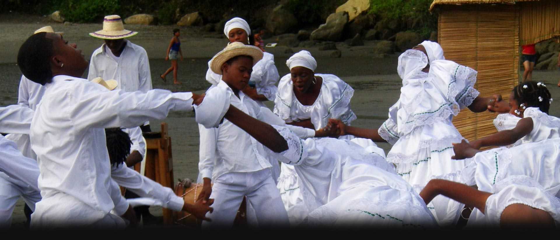 Mira la serie documental Trayecto Pacífico por la plataforma de streaming de todos los colombianos: RTVCPlay. 