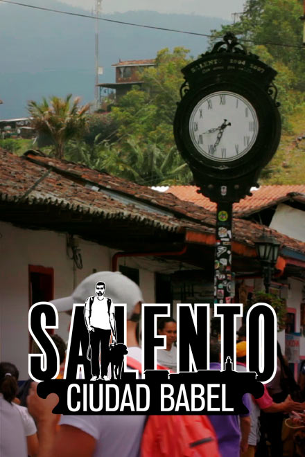Reloj en la calle principal de Salento, ver gratis Salento ciudad Babel, ver documentales gratis, peliculas colombianas gratis, ver peliculas online, ver documentales colombianos, documentales señal colombia