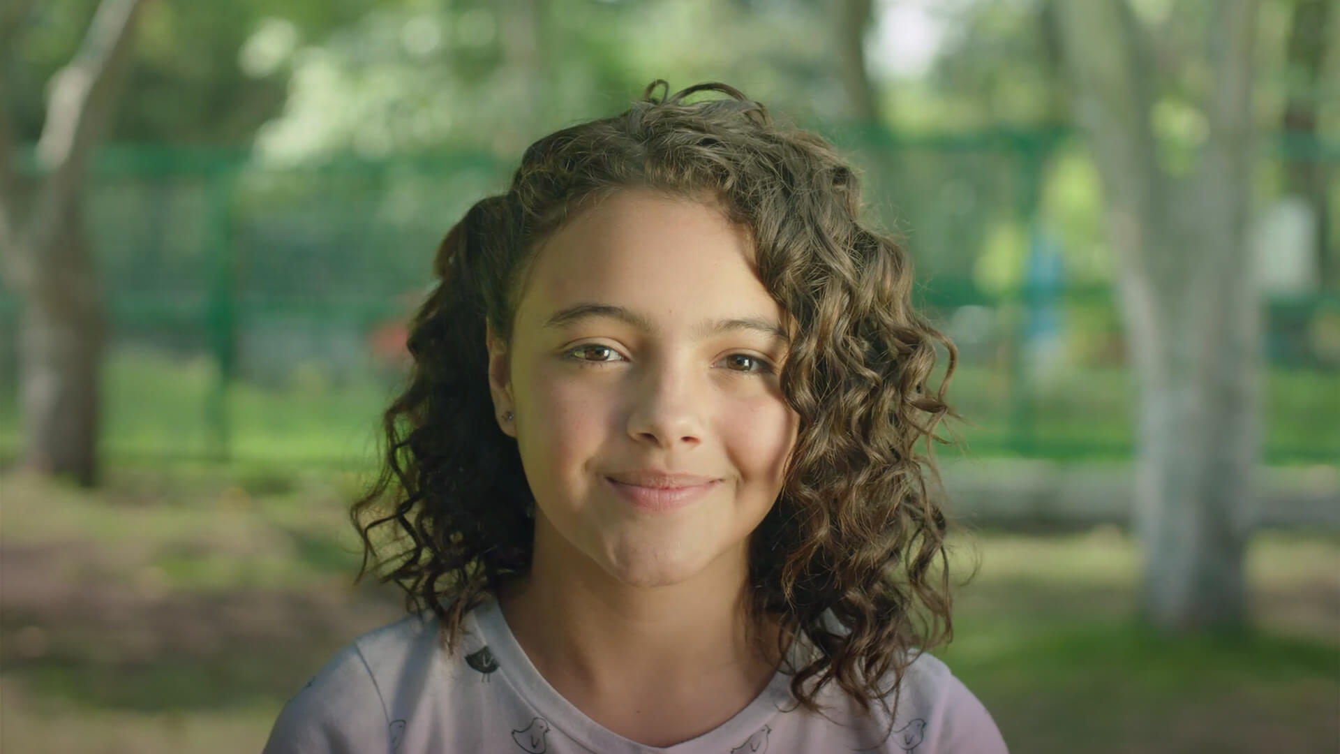 Los crespos más lindos, niñas crespas, amigos, colegio, romance, amistad, electivas, ver Álex de todas formas,  adolescencia, series de señal colombia, series gratis, series online, series para adolescentes