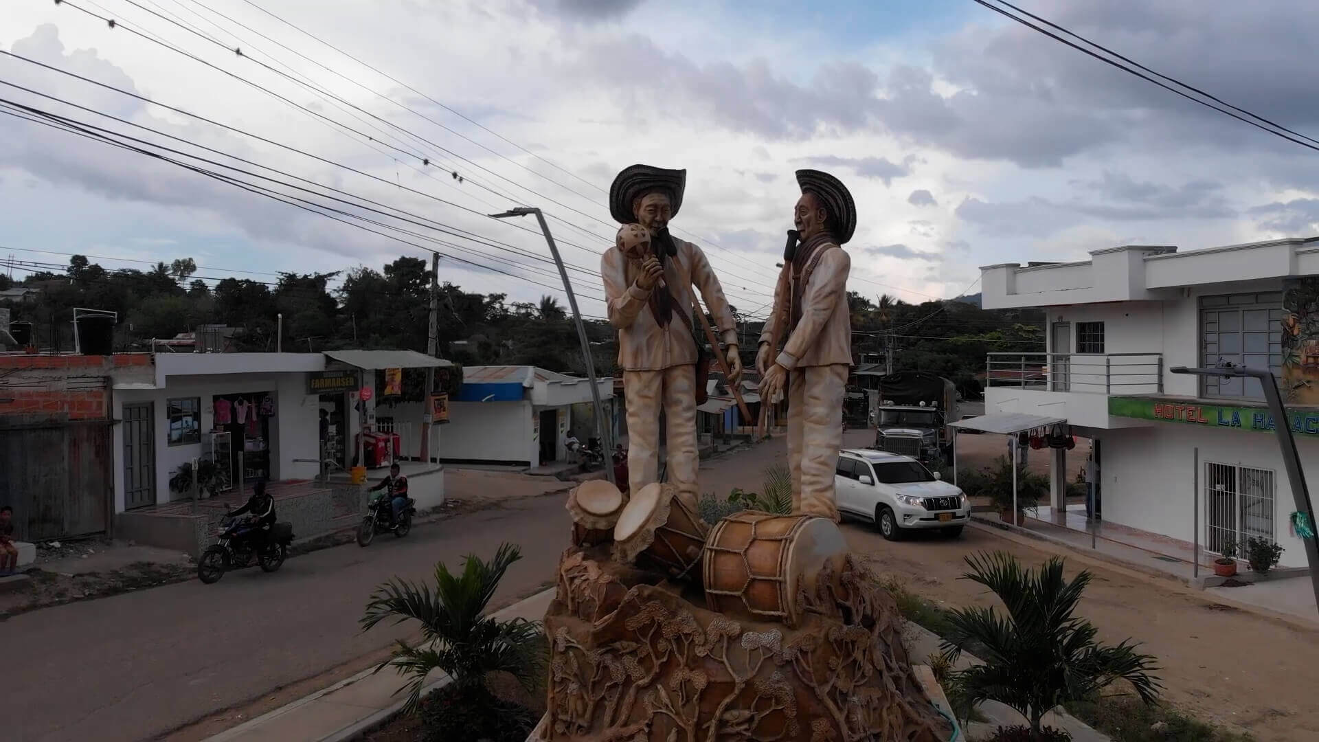musica de gaitas, musica de origen indigena, lucho bermudez, pacho galan, historia de la musica bogotana, porros y cumbia, gaiteros de san jacinto, series de radio nacional, musica colombiana, historia de la musica colombiana, musica de gaitas, cumbia colombiana, musica gratis, series online, series gratis