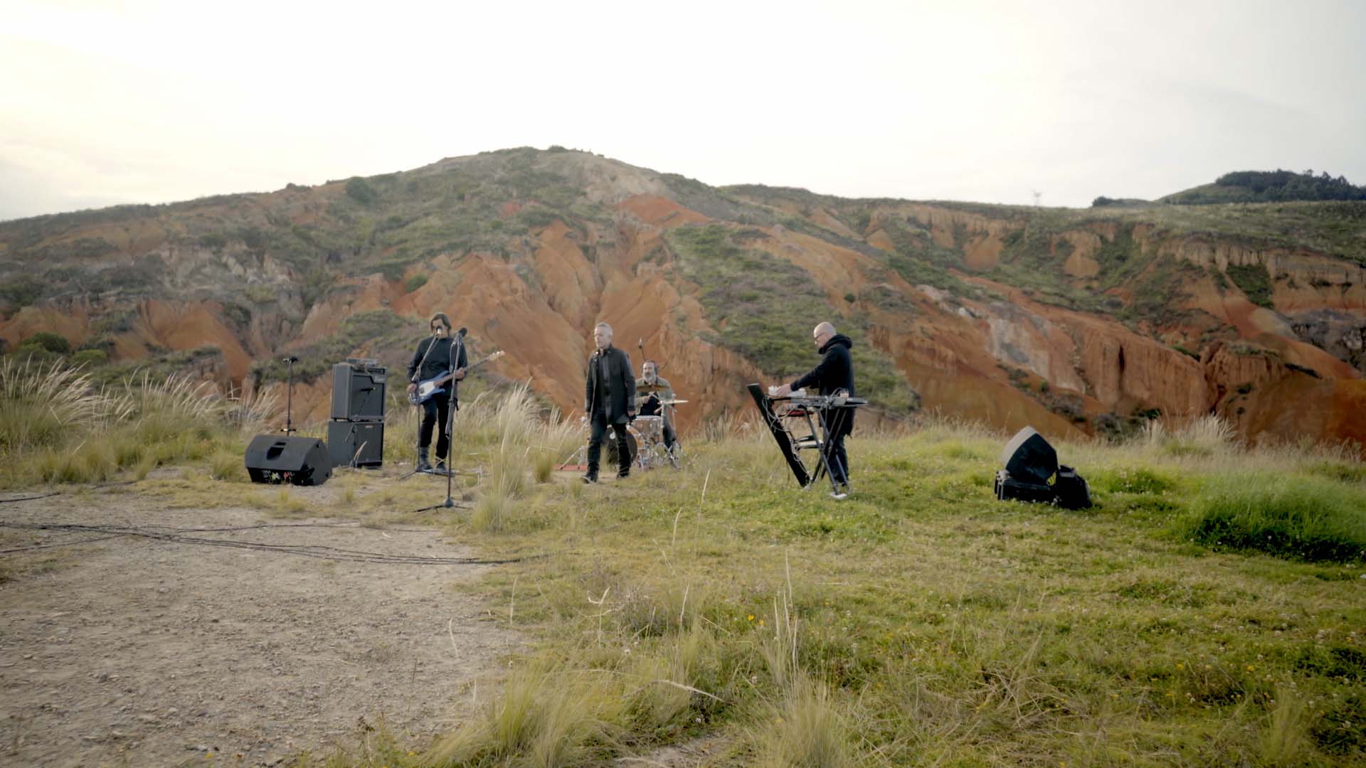 Escucha ahora Karma de la banda de rock bogotana Tequendama en Sesiones RTVC, serie musical original de la plataforma de streaming RTVCPlay  