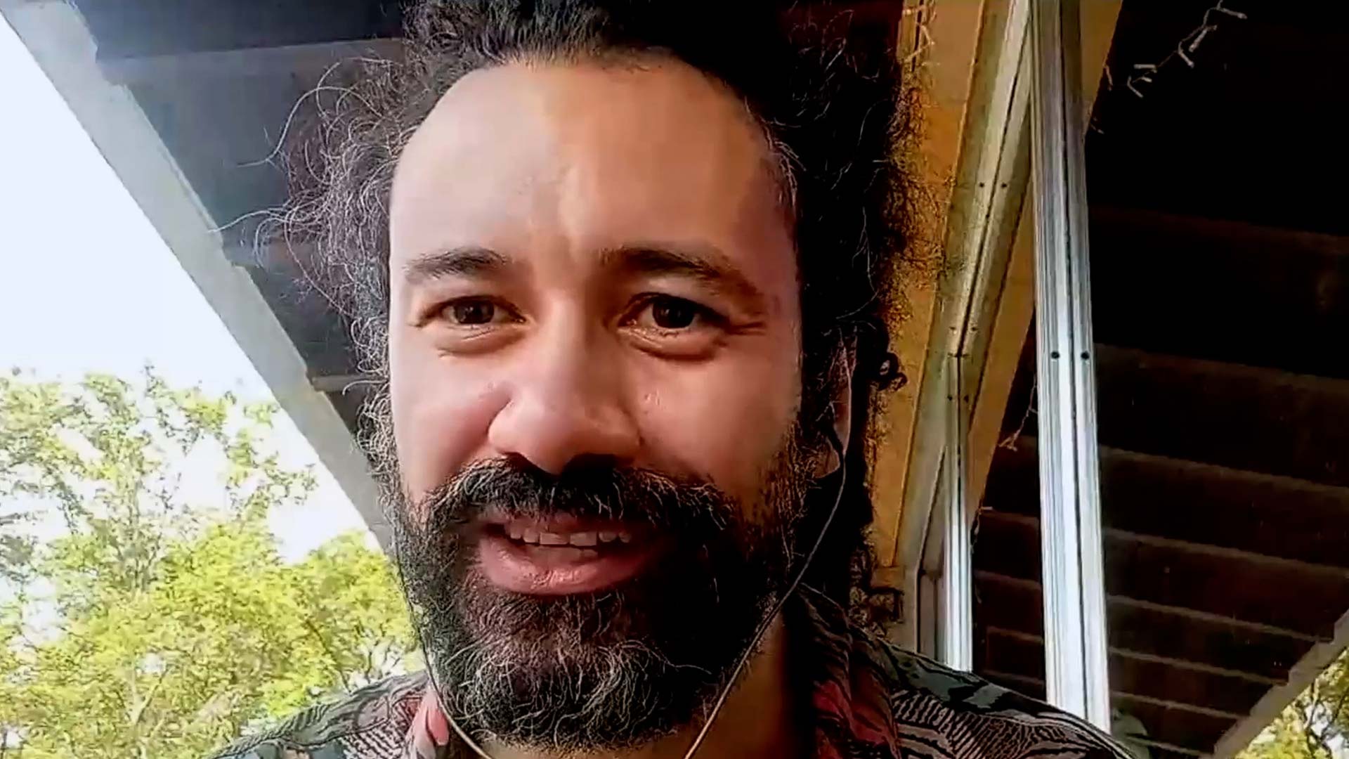 Mira ahora la entrevista a Alexander Arbeláez, productor de La roya, en la plataforma de streaming RTVCPlay