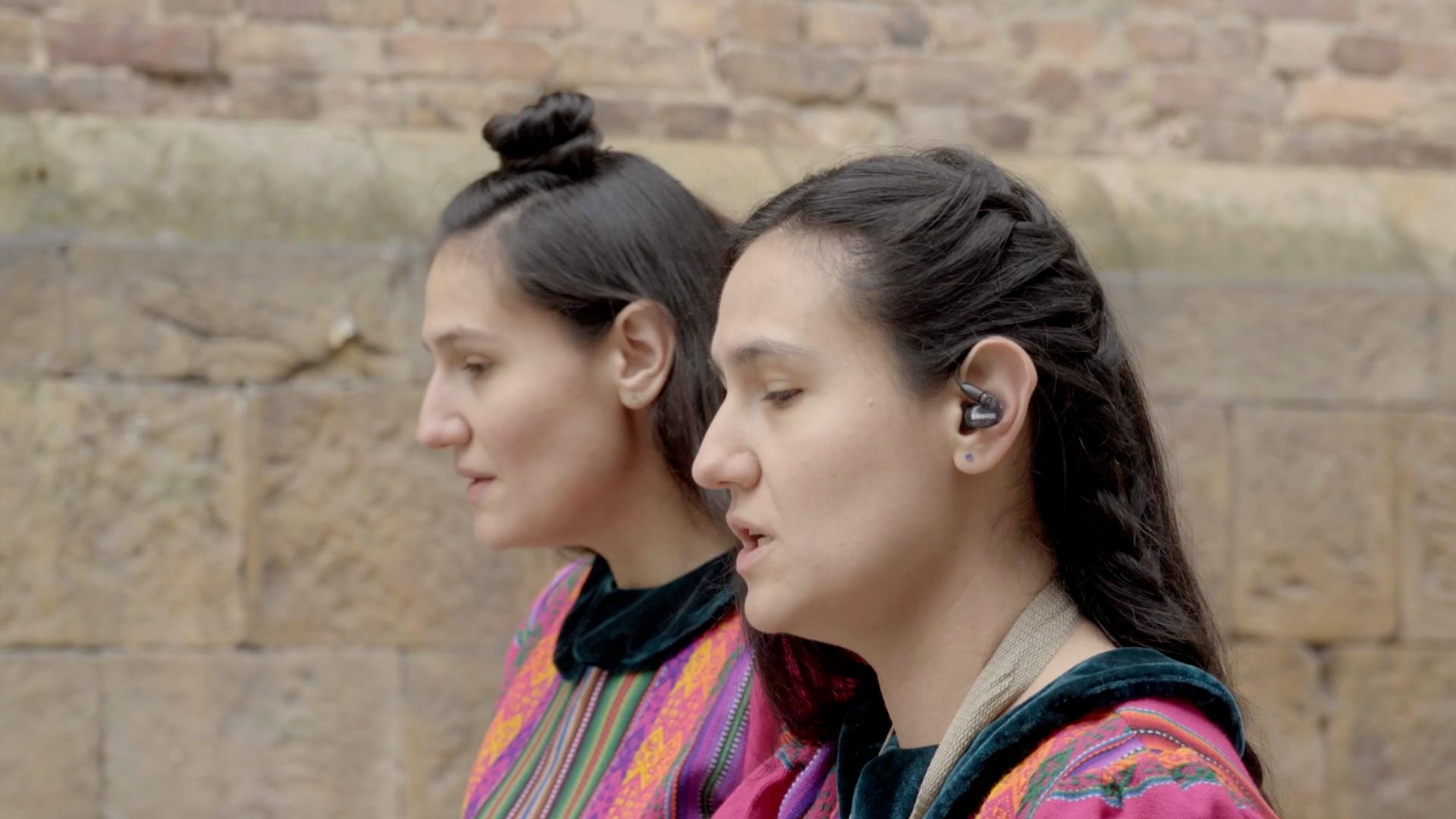 Juanita y Valentina Áñez interpretan su canción Pensar y pensar en Sesiones RTVC