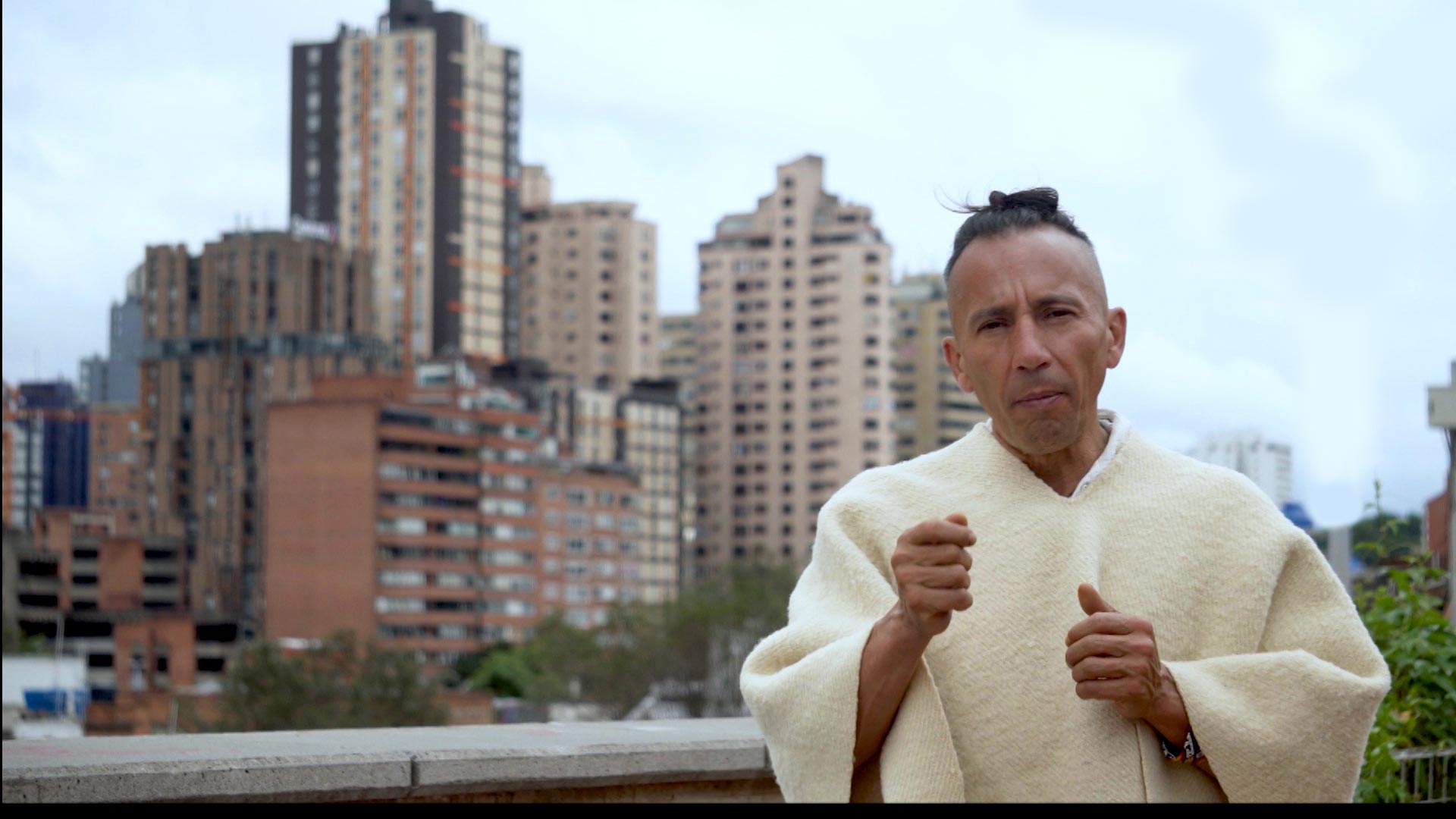 Conoce ahora al Tata Erick González en Diálogos Cine Azul, serie disponible ahora en la plataforma de streaming RTVCPlay