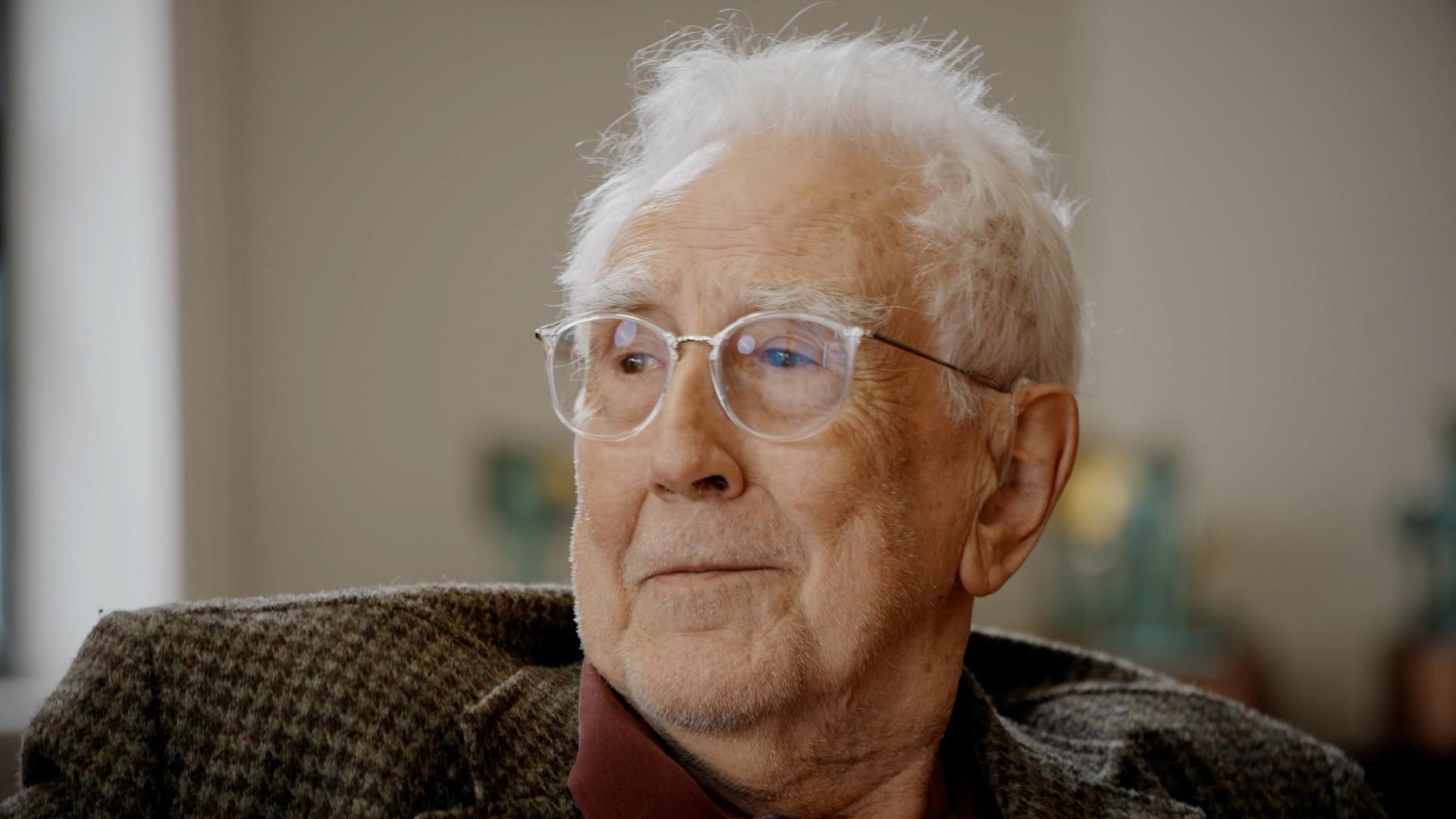 Jim Amaral reflexiona sobre su trayectoria, su amor por la poesía y su relación con Olga de Amaral en Extramuros, disponible en RTVCPlay