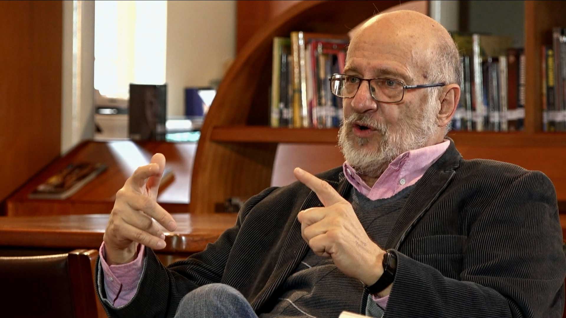 Daniel Samper Pizano en entrevista de su libro Insólitas Parejas