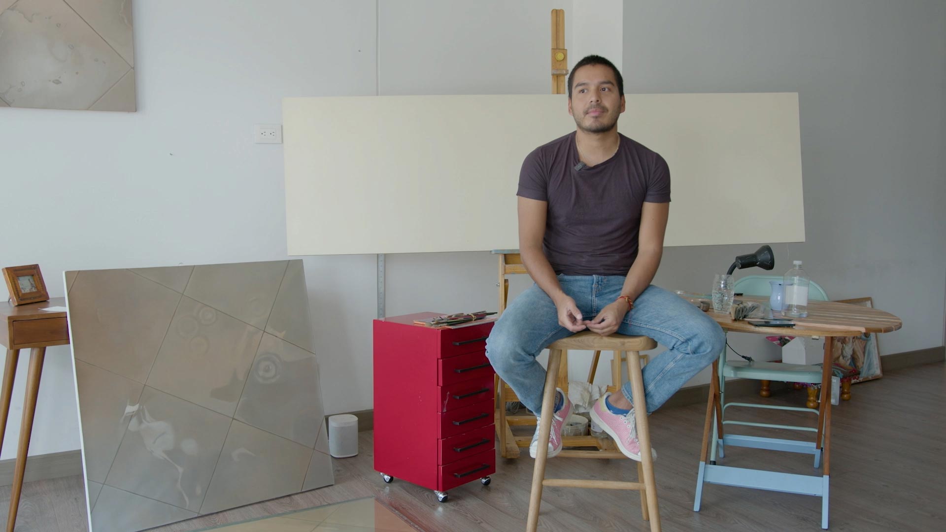 Conoce la obra del pintor colombiano Nicolás Beltrán en Extramuros, disponible ahora en la plataforma de streaming RTVCPlay