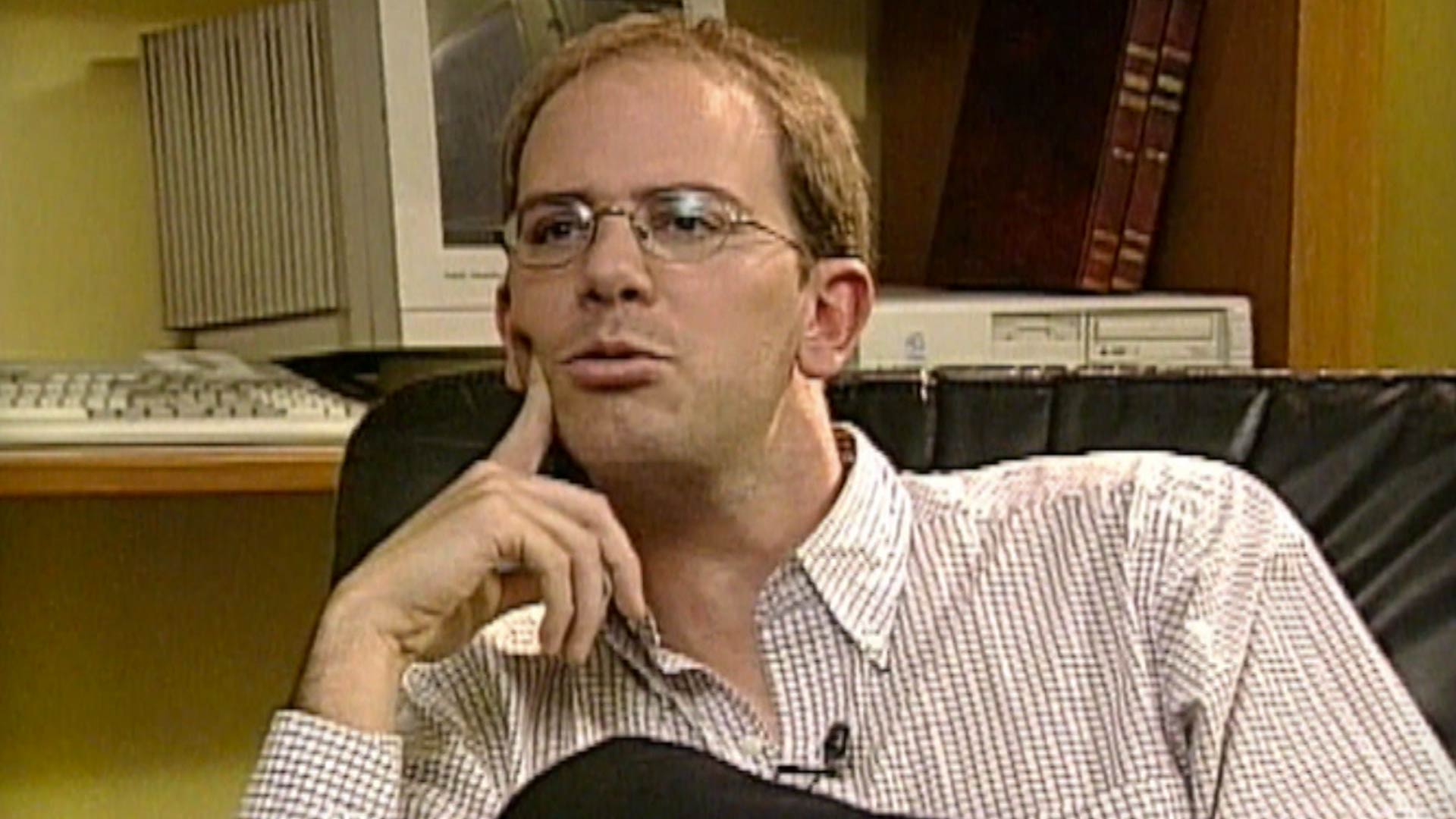 Alejandro Santos, biografia de Alejandro Santos, vida y obra de Alejandro Santos, entrevista con Alejandro Santos, señal memoria, series de señal memoria, series gratis, series online