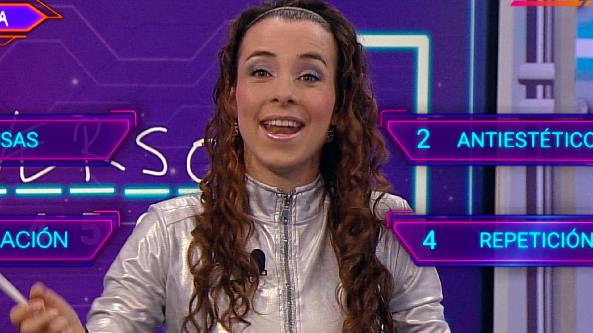 mujer alegre, sinonimos y antonimos, aprende sobre sinonimos y antonimo en la escritura, escritura, aprende a escribir, profe en tu casa, series educativas, señal colombia, series divertidas