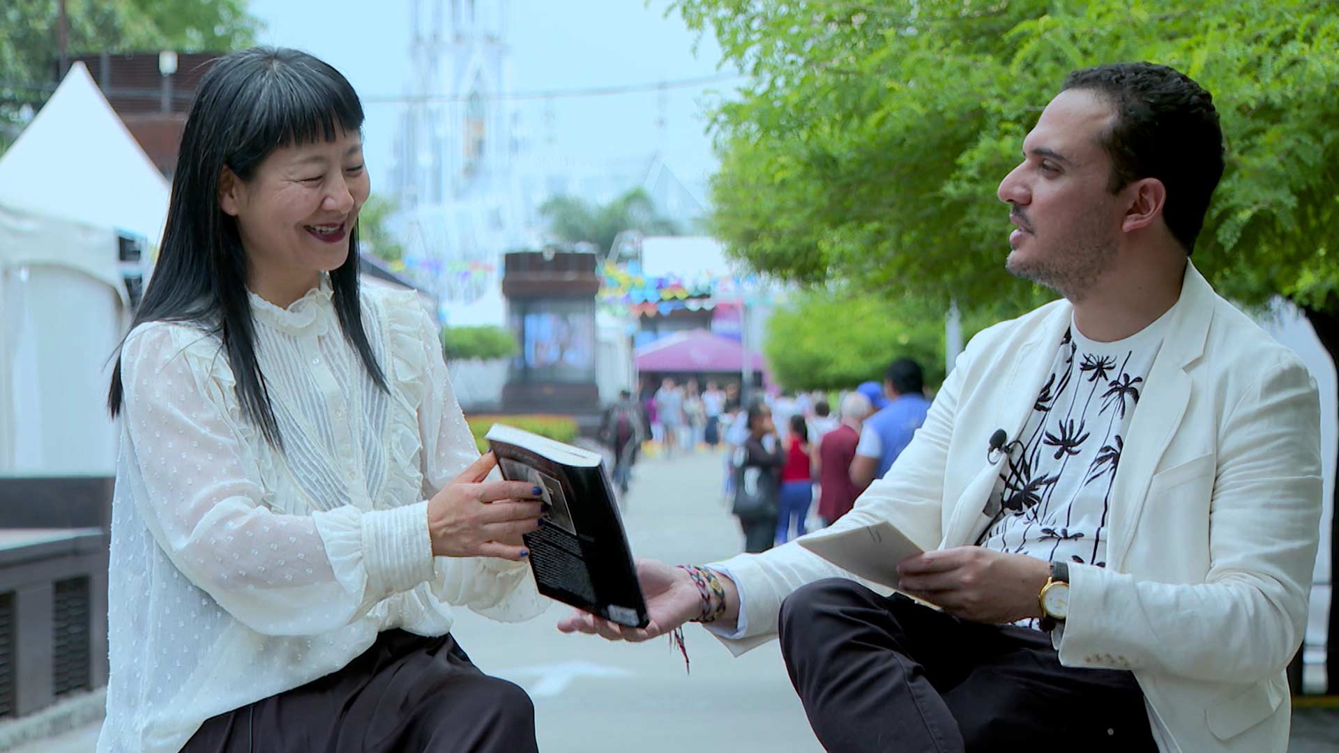 Escucha la conversación entre la escritora Nobara Hayakawa y Erick Duncan en Señal literaria, disponible en la plataforma de streaming RTVCPlay