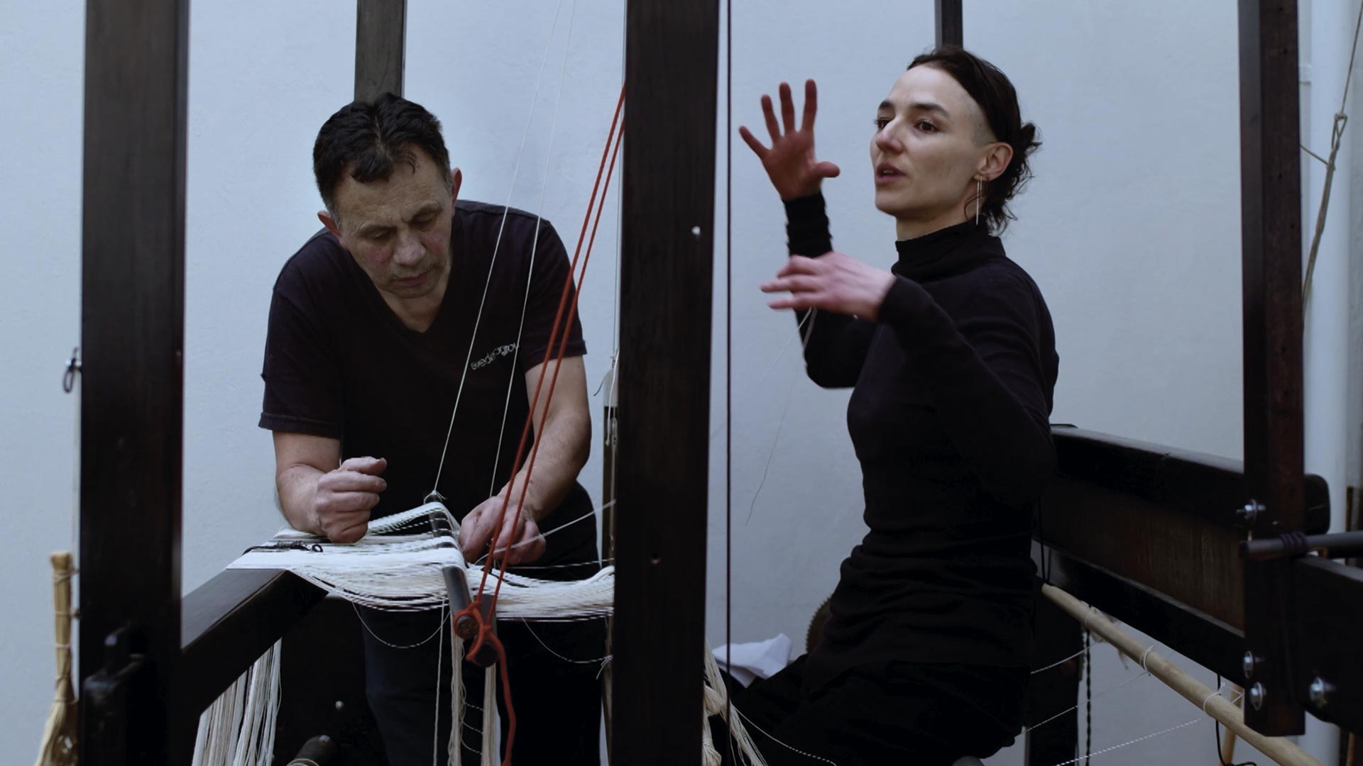 Conoce la obra de la artista textil bogotana Vanessa Gómez en Extramuros, disponible ahora en RTVCPlay