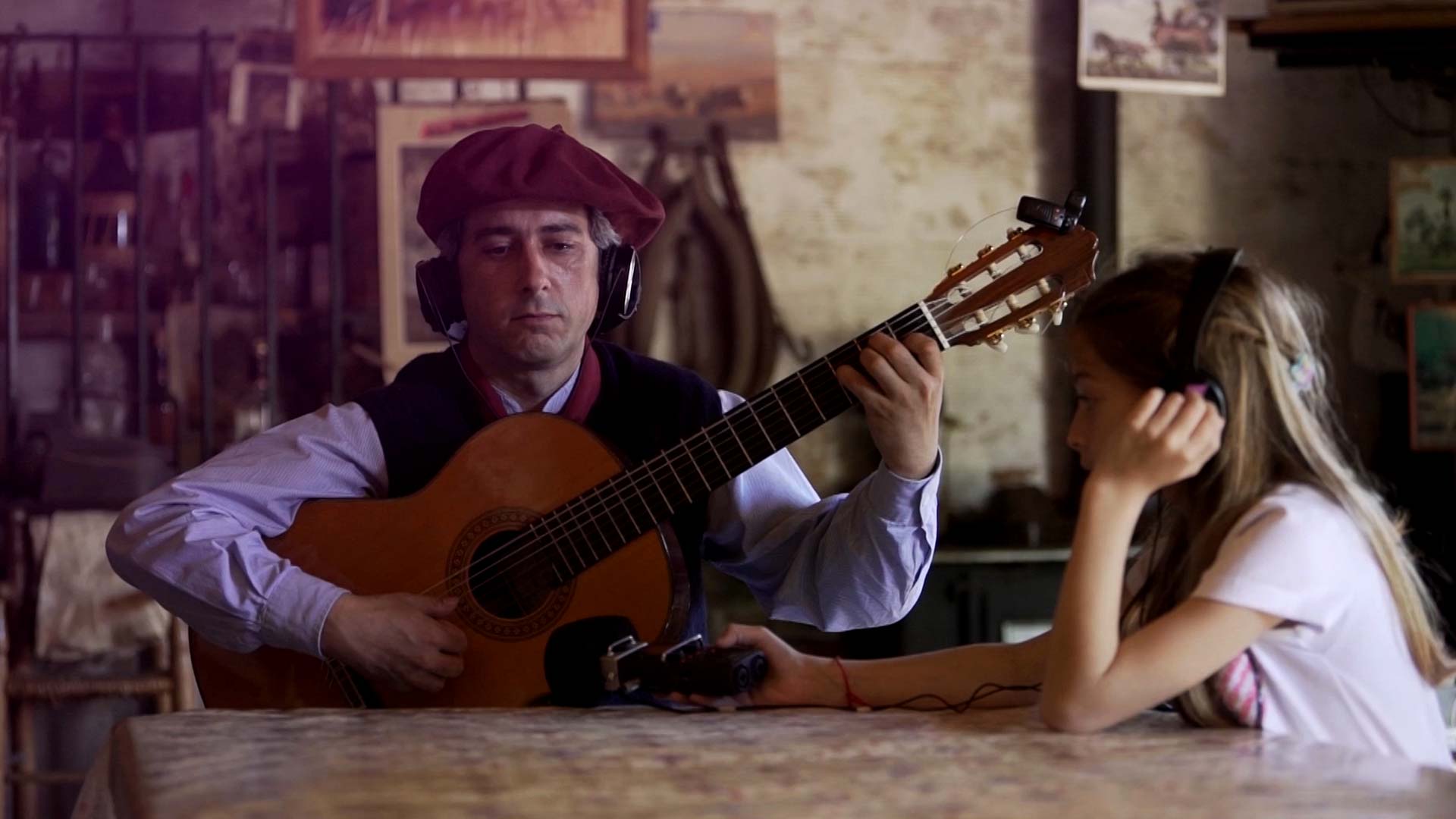 Mira el décimo capítulo de la serie infantil Cazadores de sonidos en la plataforma de streaming de todos los niños y niñas: RTVCPlay