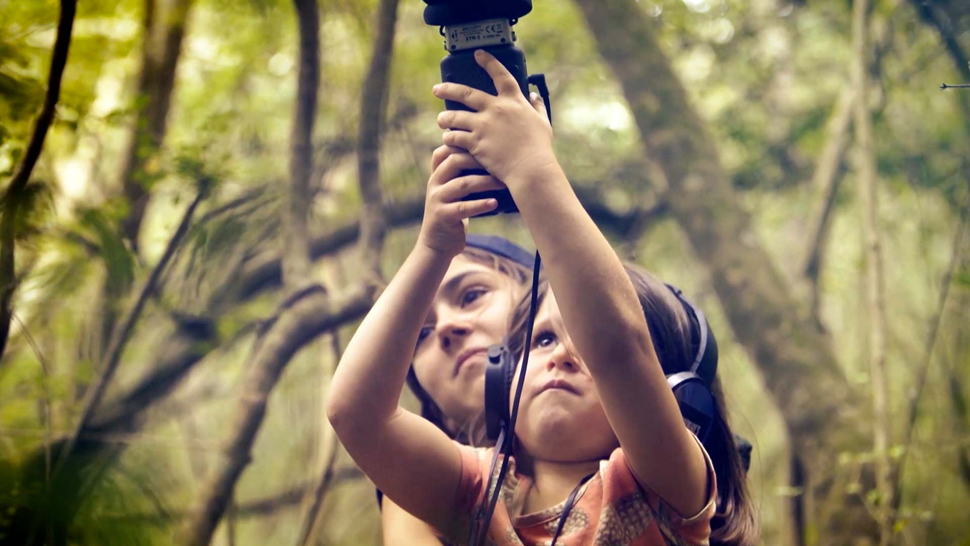 Mira el segundo capítulo de la segunda temporada de la serie infantil Cazadores de sonidos en la plataforma de streaming de todos los niños y niñas: RTVCPlay