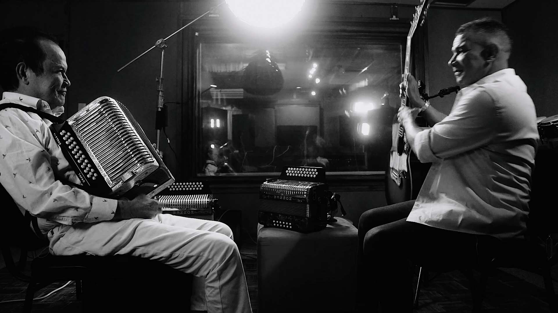 Alfredo Gutiérrez revela aspectos íntimos de su carrera artística en Coronel en su laberinto, disponible en RTVCPlay