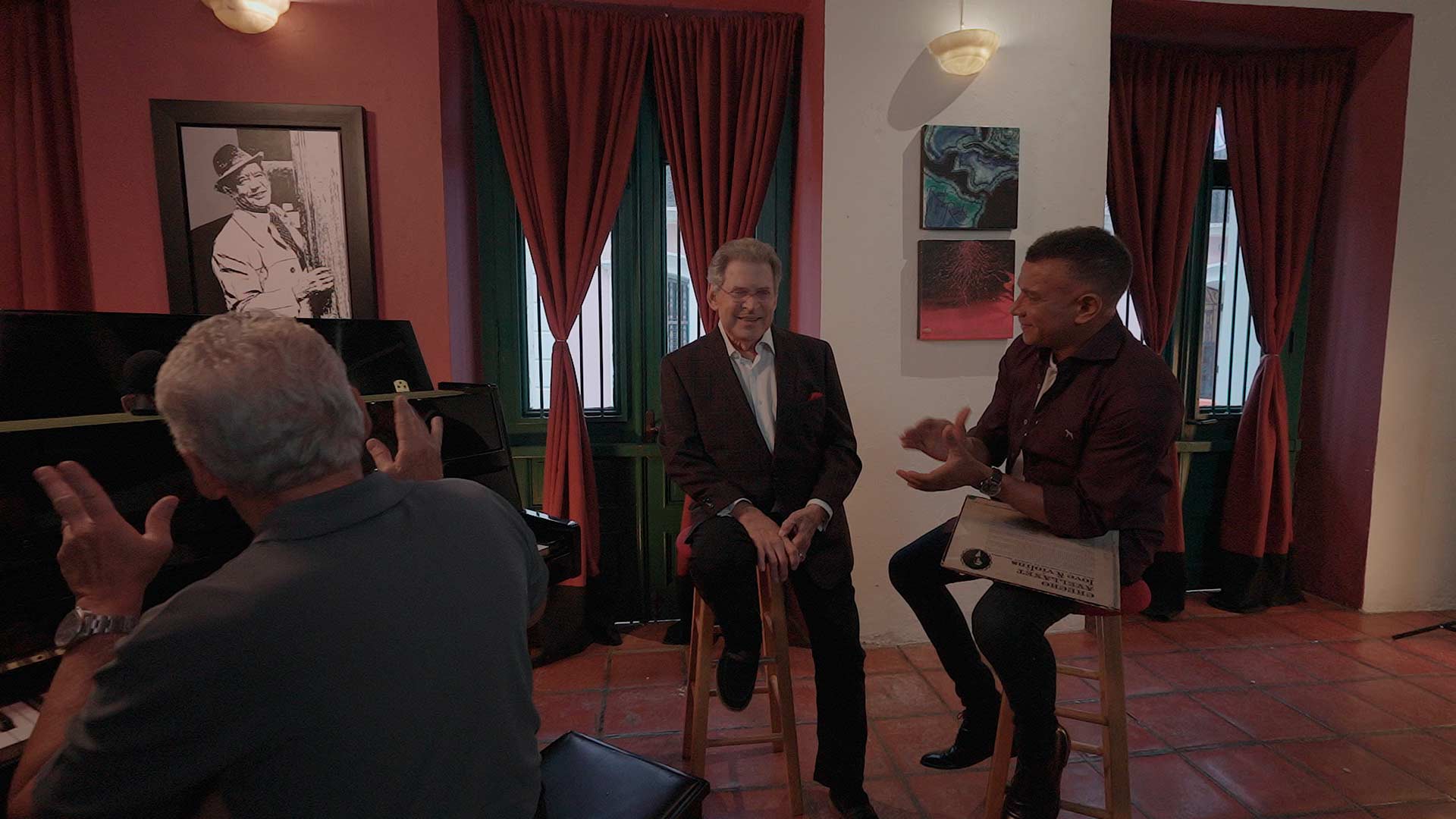 Escucha la entrevista de Chucho Avellanet en Coronel en su laberinto, disponible en la plataforma de streaming RTVCPlay