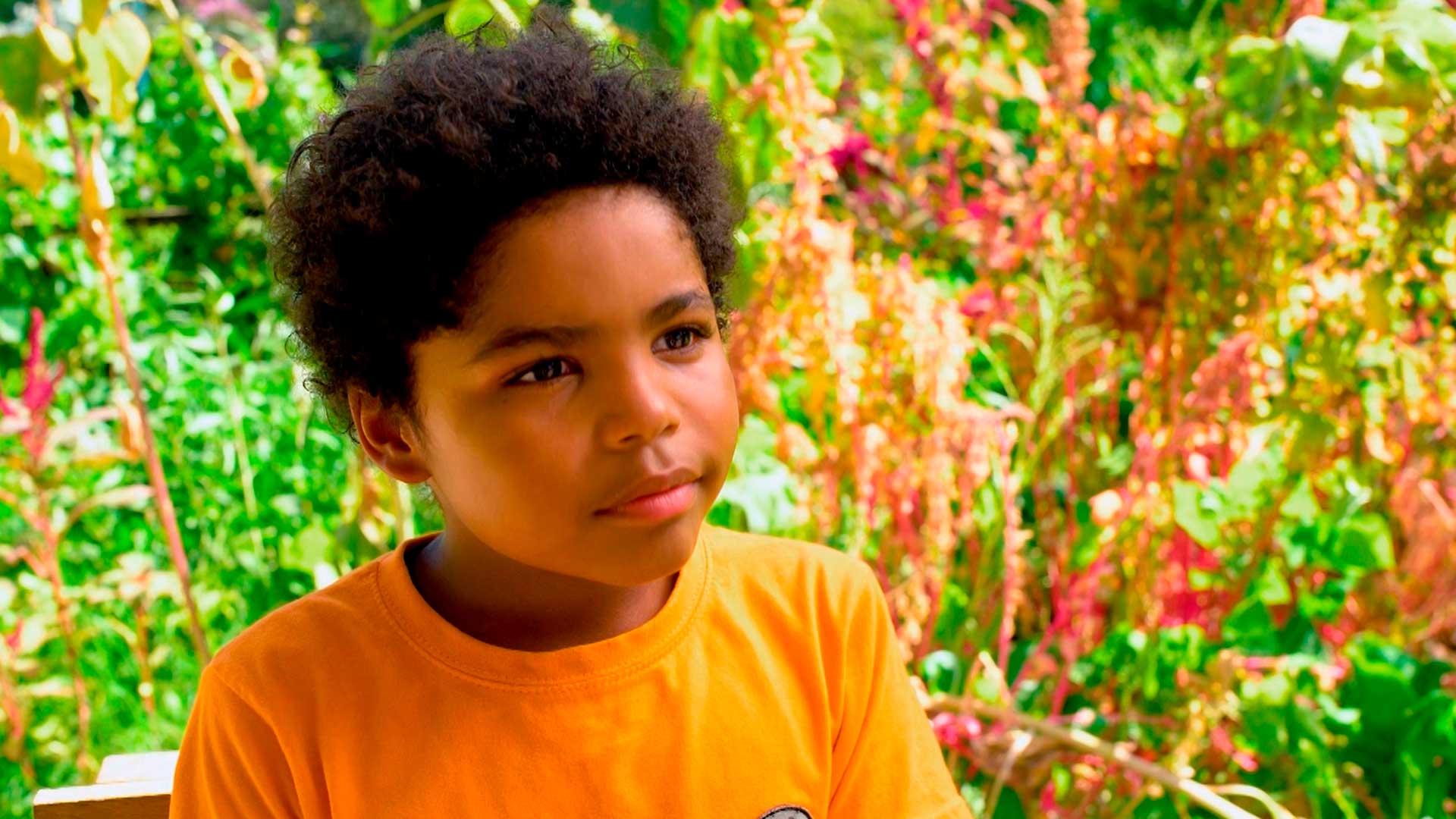 Dino explorador curioso por saber sobre la importancia de las serpientes