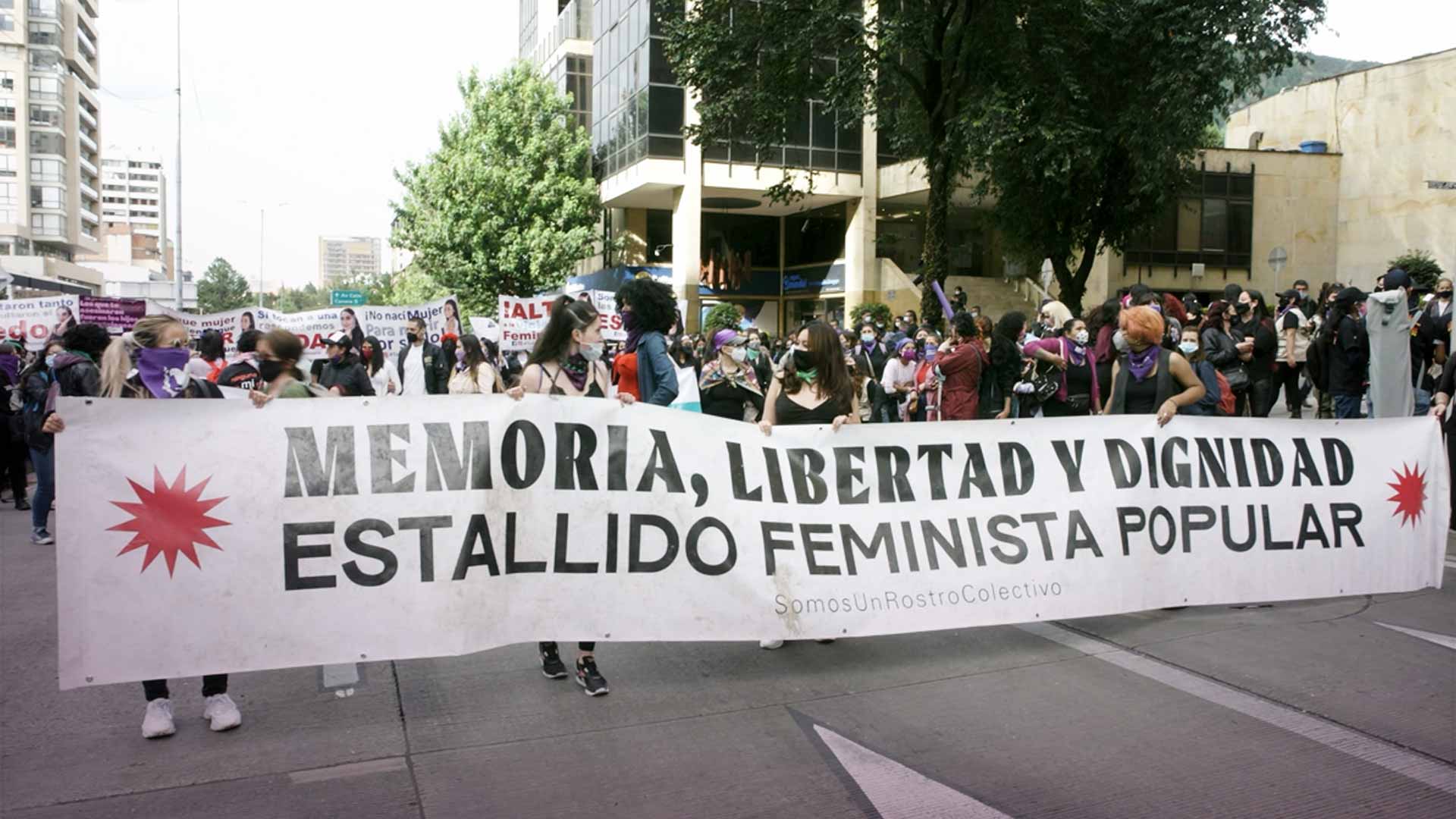 Marcha de mujeres feministas sobre la carrera séptima - Mujeres sin Derecho y al Derecho