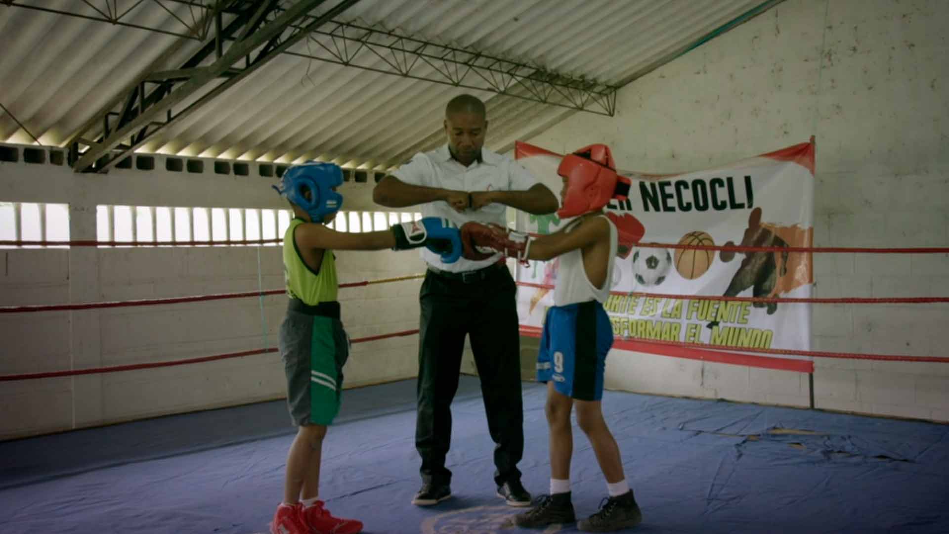 Dos niños en un cuadrilátero - En sus marcas