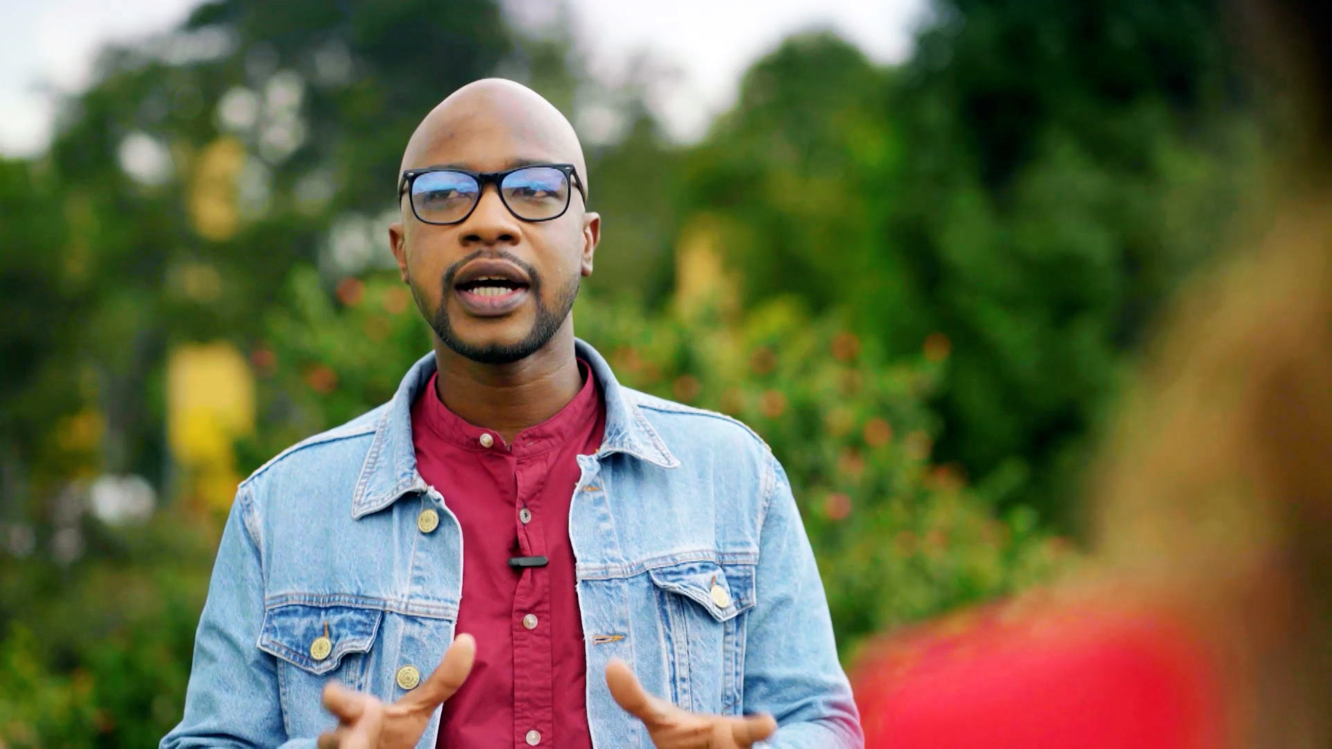 Joyas del mundo en El mundo al vuelo, El mundo al vuelo, Héctor Mora,  turismo, viajar por el mundo, series colombianas, series de señal memoria, recorrer el mundo