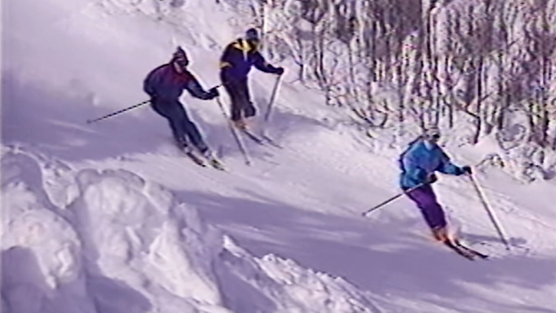 personas esquiando en la nieve