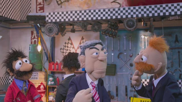 Aprende sobre el clientelismo en Emergencias mecánicas. Disponible en RTVCPlay.