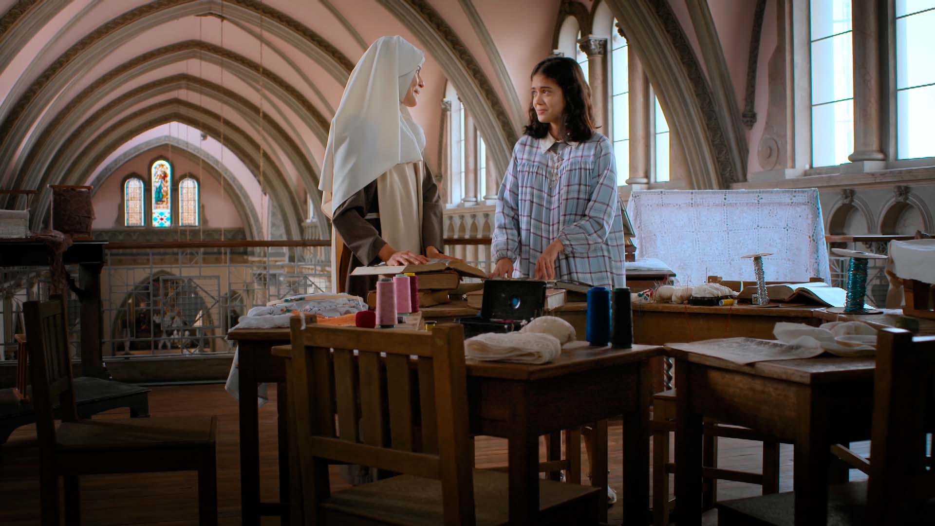 70 años después de la llegada de la TV, pioneros y nuevas generaciones unen fuerzas en una serie sobre Emma Reyes. Disponible por la plataforma de streaming RTVCPlay. 