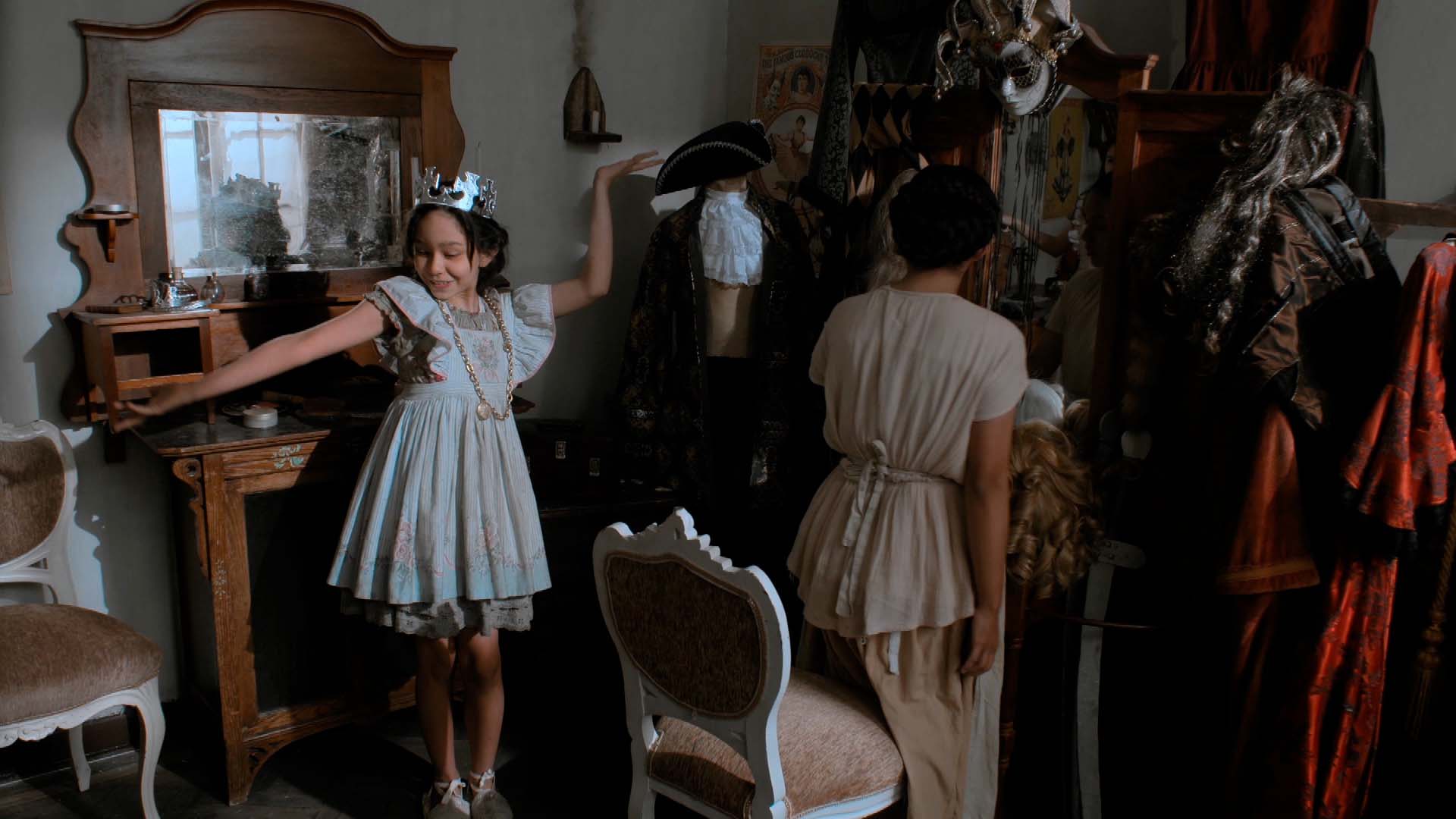 Revive la historia de la artista colombiana Emma Reyes por la plataforma de streaming de todos los colombianos: RTVCPlay. 