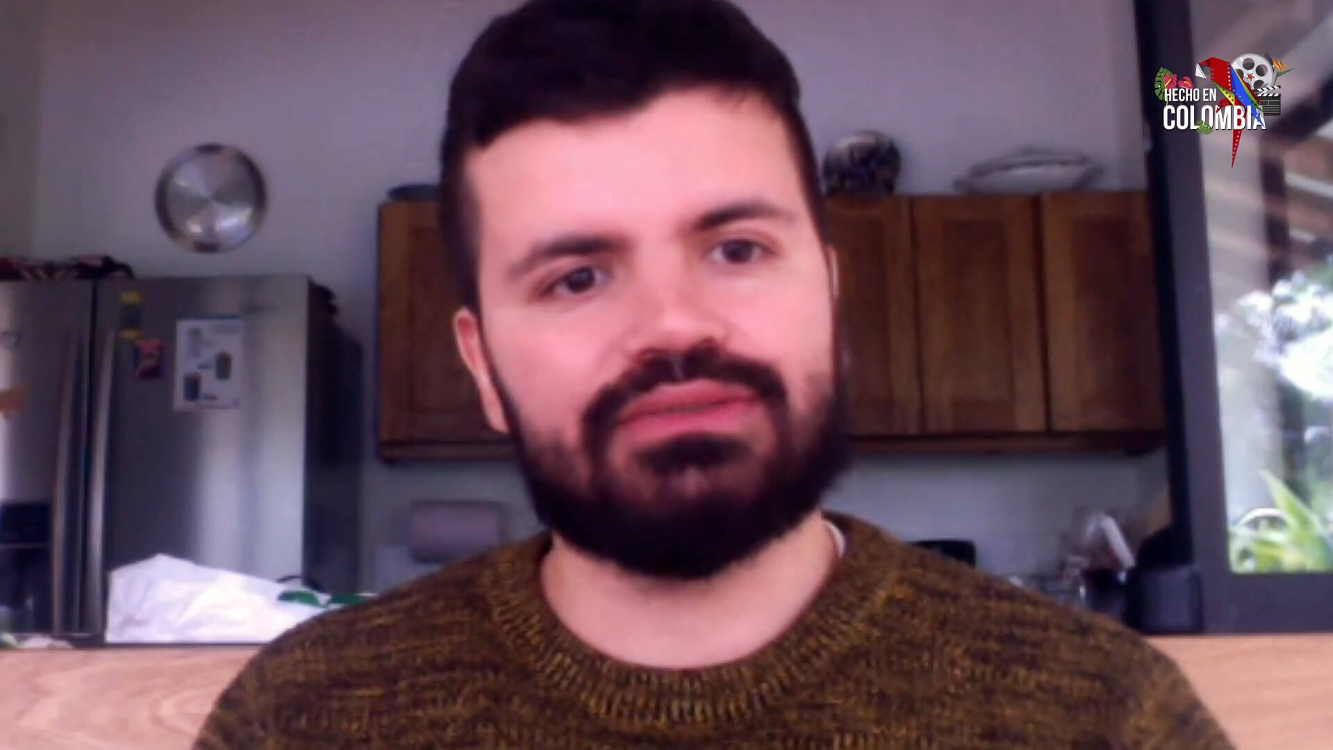 Juan Sebastián Mesa, director de tierra mojada, entrevista con Juan Sebastián Mesa, campesinos colombianos, tierra colombiana, hidroelectrica, cortometrajes en rtvcplay