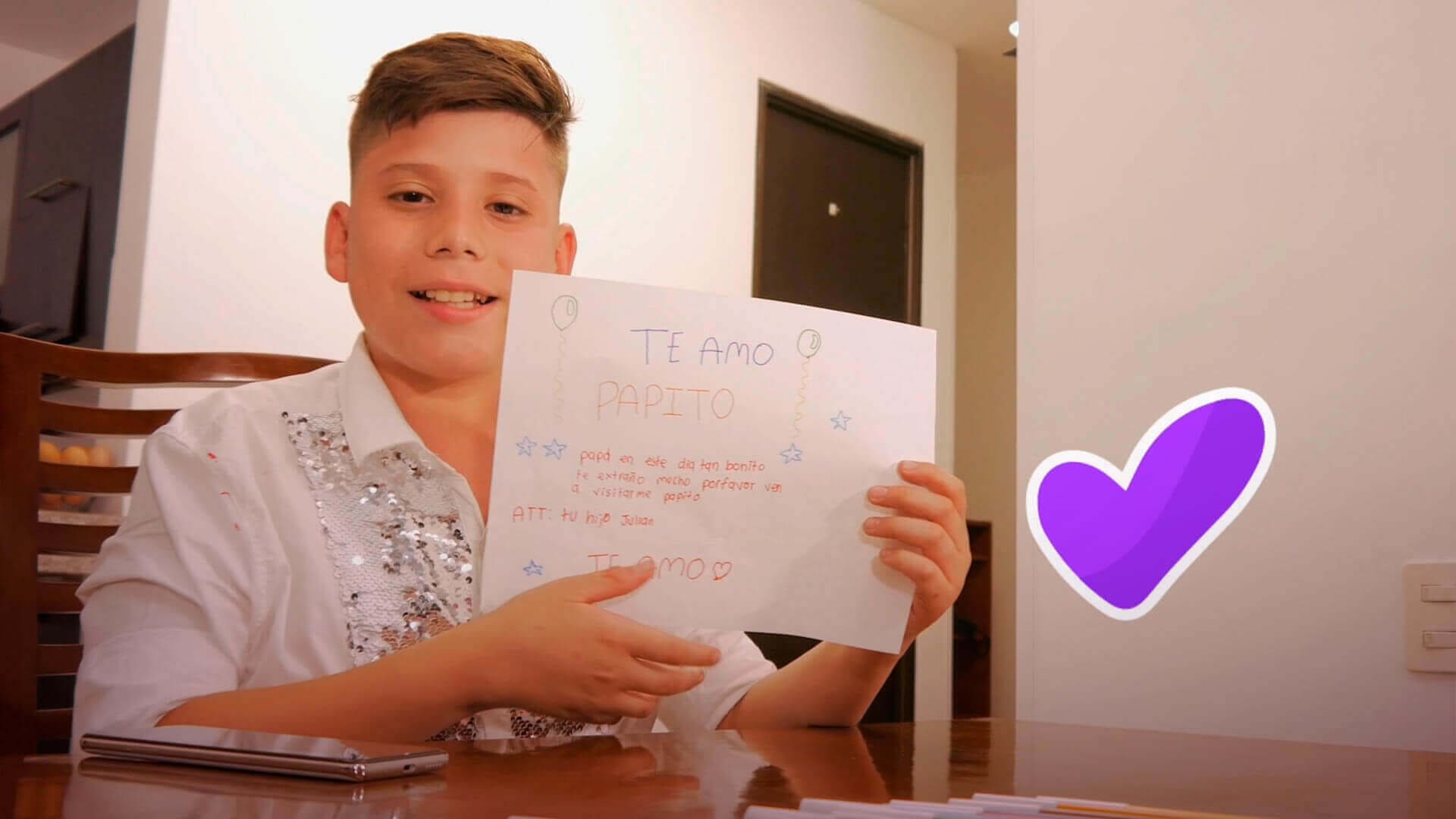 Santiago de Geniales, tener buena actitud, como tener una buena actitud, como un niño puede enfrentar sus problemas en casa, niños enfrentando el divorcio entre sus padres, ver geniales gratis, mi señal mi huella, niños colombianos cocinando, series educativas, series gratis, series online