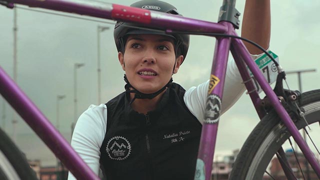 Mujer ciclista, inclusion, inspiracion, series gratis, series online, series colombianas, series de señal colombia