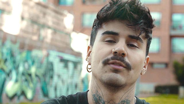 Hombre con aretes, gente comun,  series gratis, series online, series colombianas, series de señal colombia