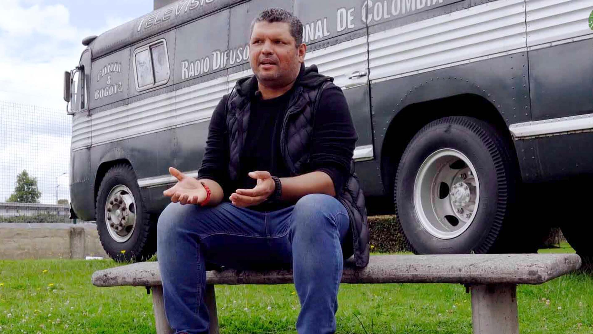 Jean Bush actuación natural el día de la cabra conflicto hermanos