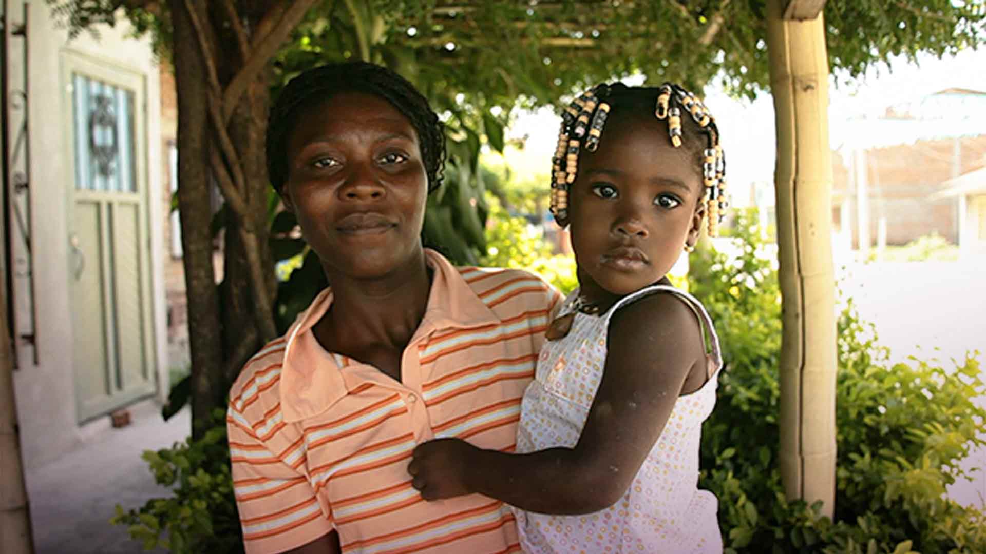 Madre e hija afrocolombianas