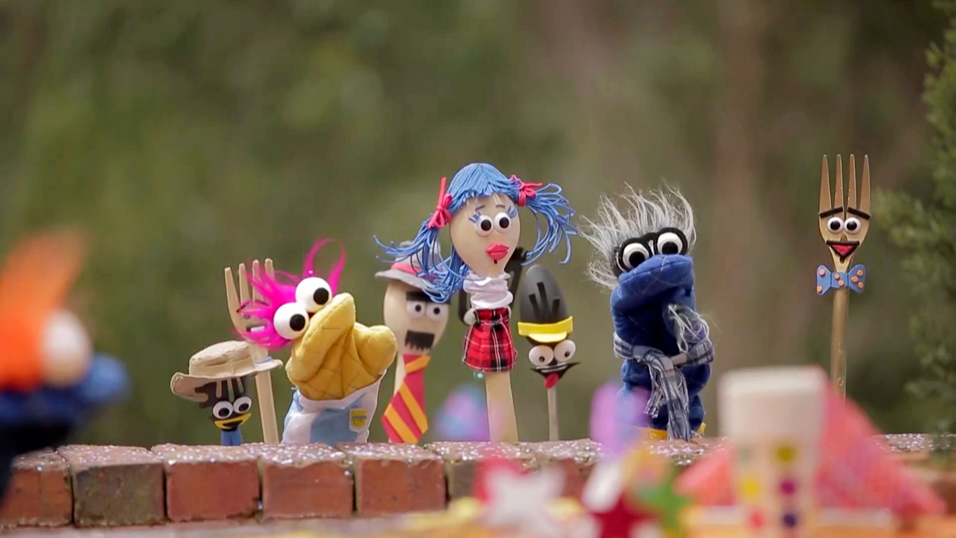 Los utensilios celebrando