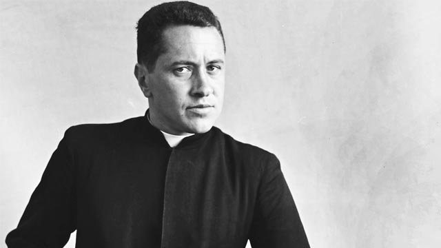 Mira el capítulo 'La sotana del padre Camilo Torres' en la plataforma de streaming RTVCPlay